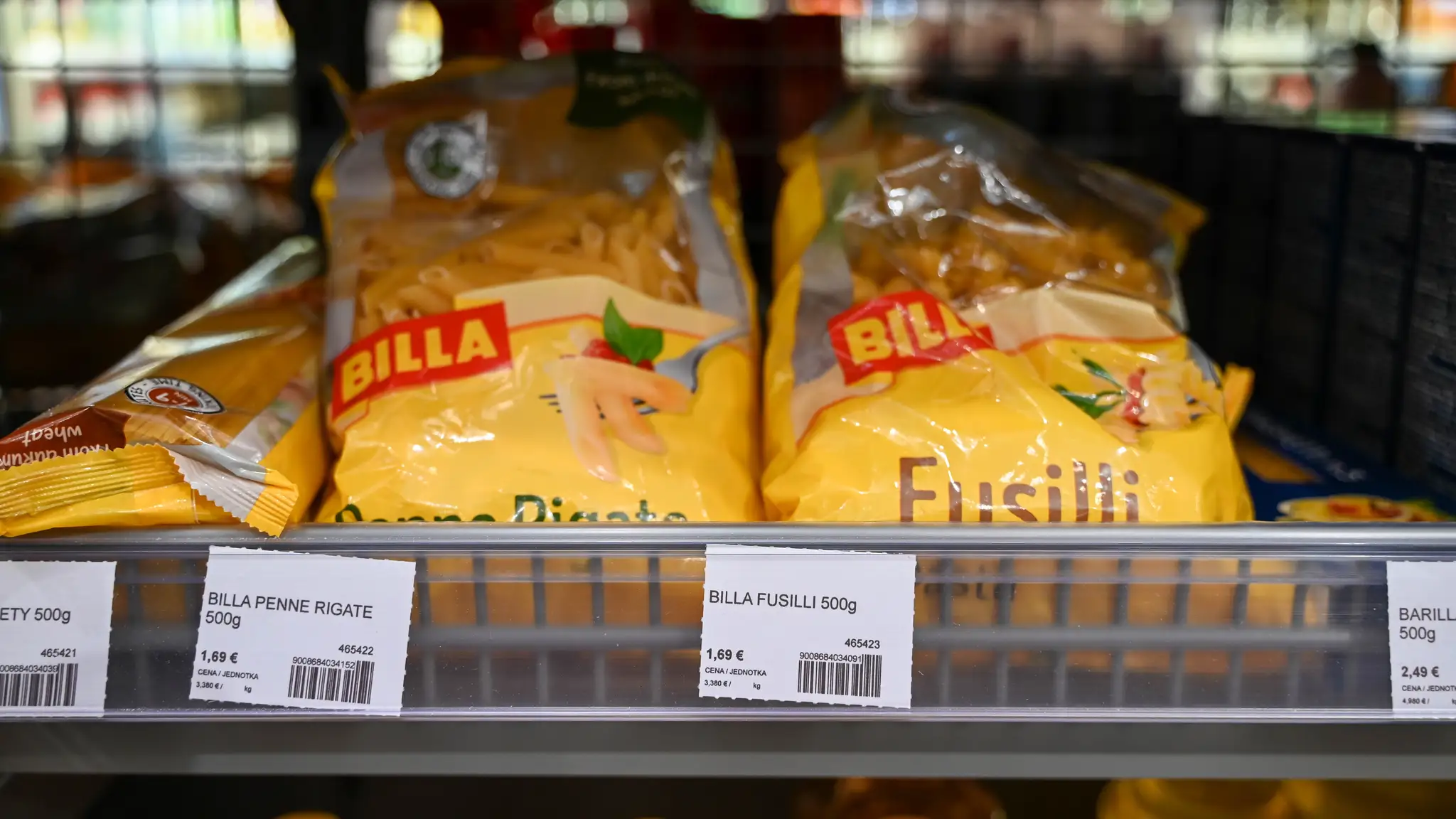 Nákup potravín na čerpacej stanici.