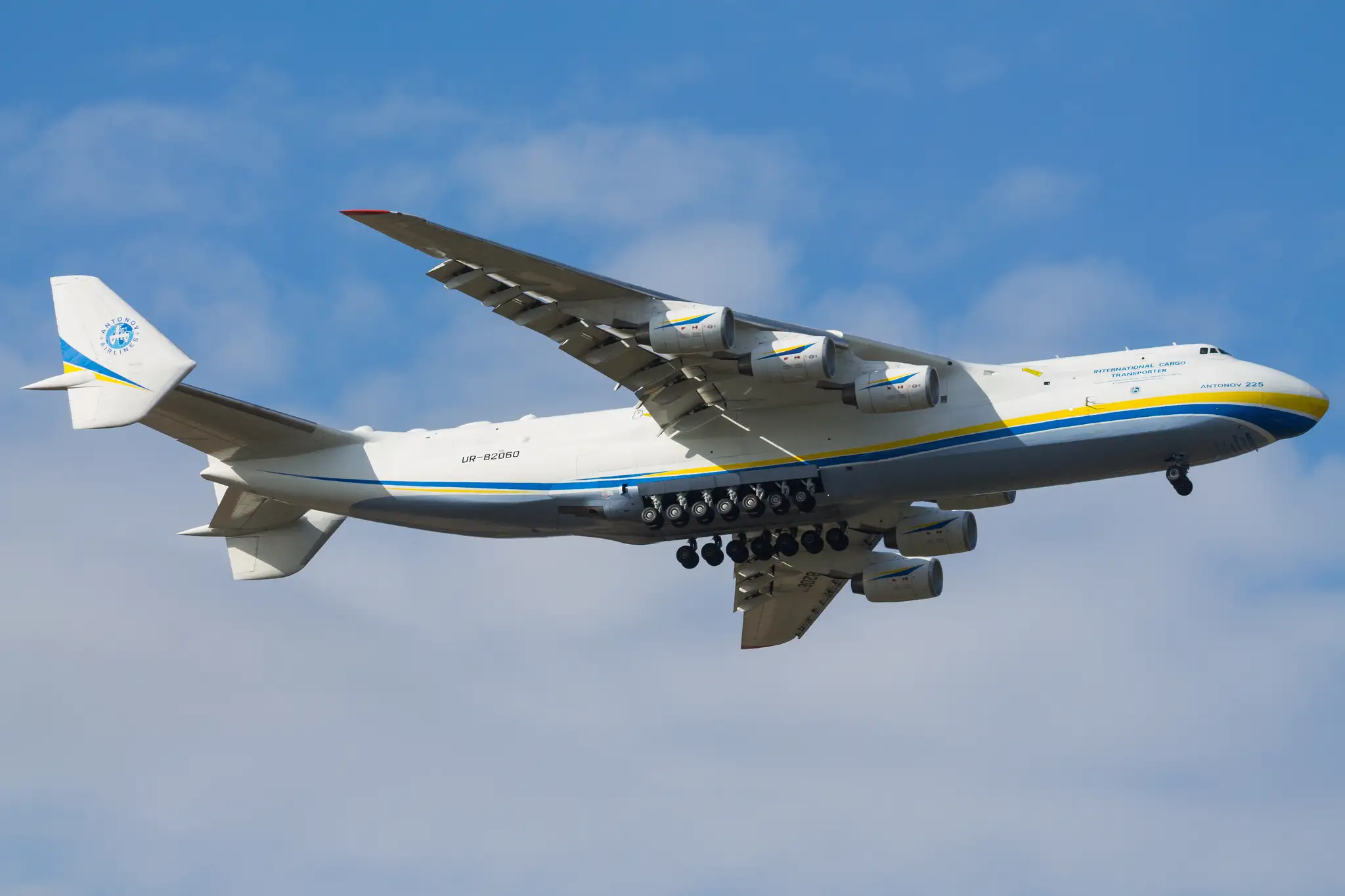 Antonov An-225 (Mrija) na archívnej snímke z roku 2020.