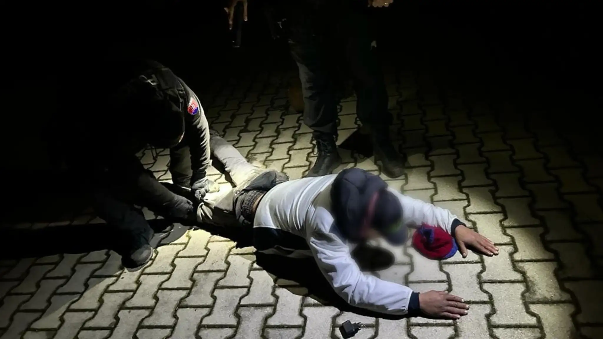 Muž chcel v noci vykradnúť materskú školu v Bratislave.