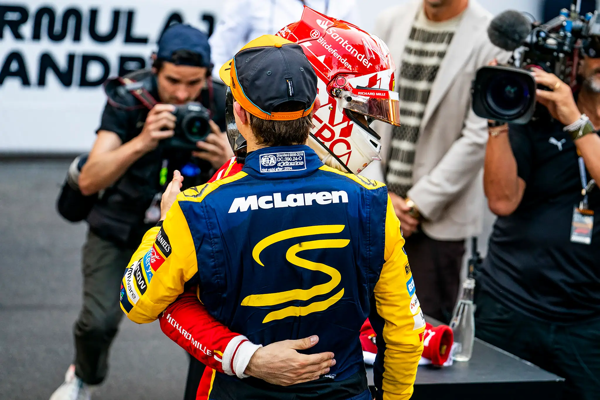 Oslavovať mohol aj Oscar Piastri z McLarenu, ktorý skončil druhý.