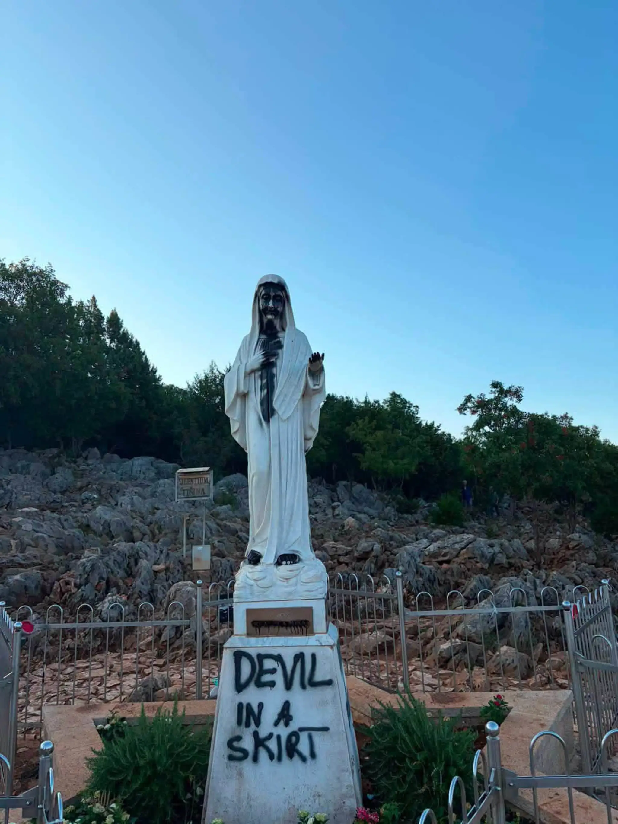 Vandalizmus na pútnických miestach v Medžugorí