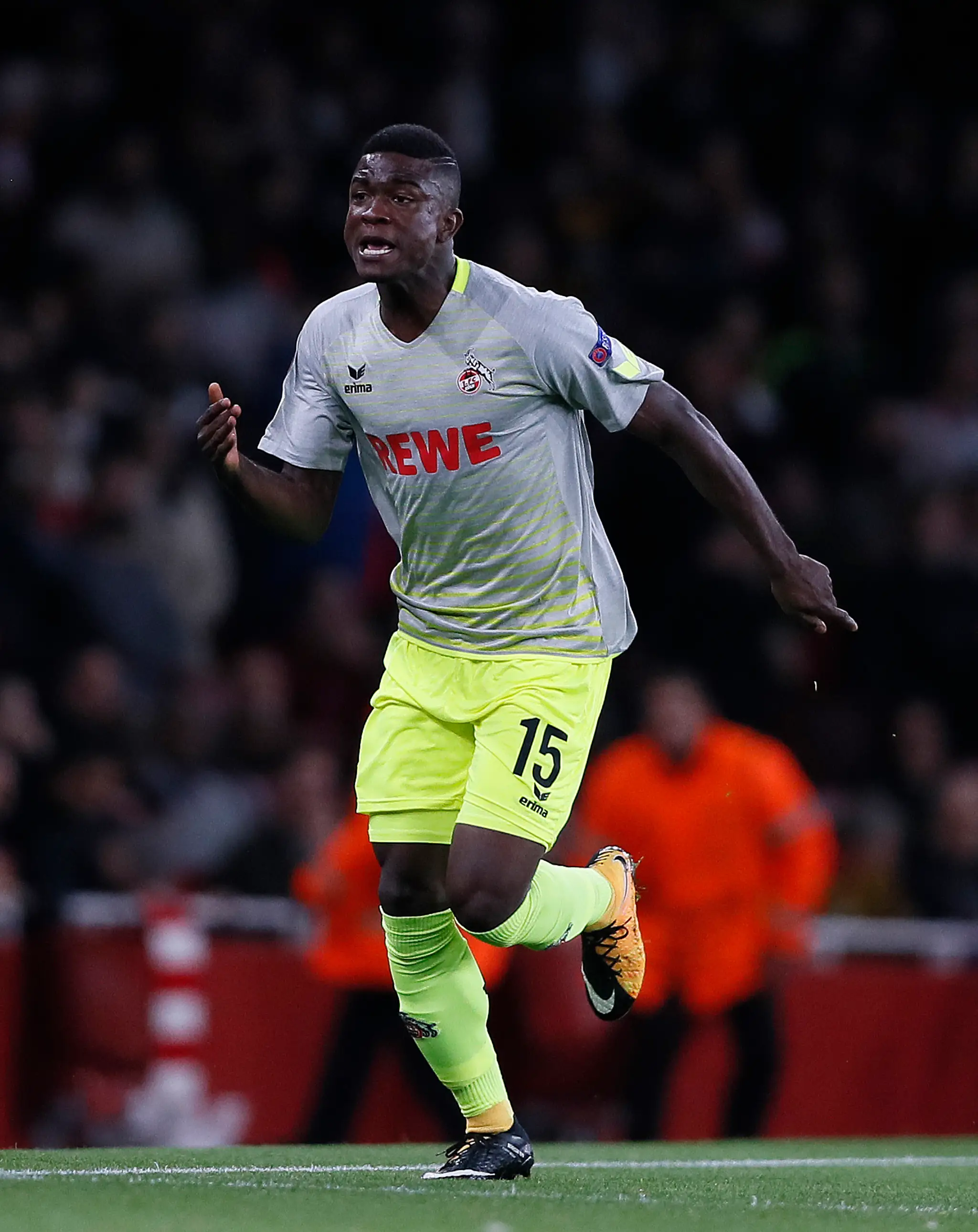 Jhon Cordoba z Kolínu sa teší zo svojho gólu v dueli EL na pôde Arsenalu.