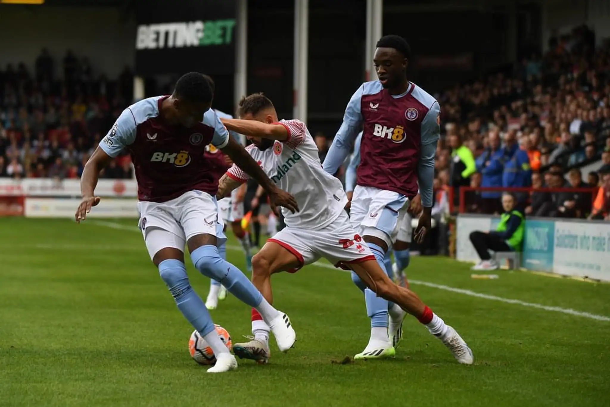 A Aston Villa len civela...