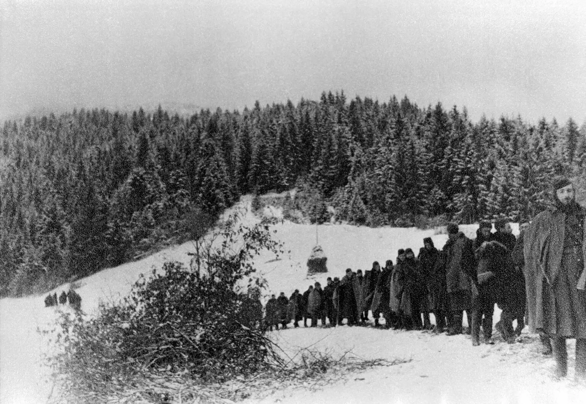 Na archívnej snímke 28. januára 1964 pochod na Lom počas reprodukcie SNP
