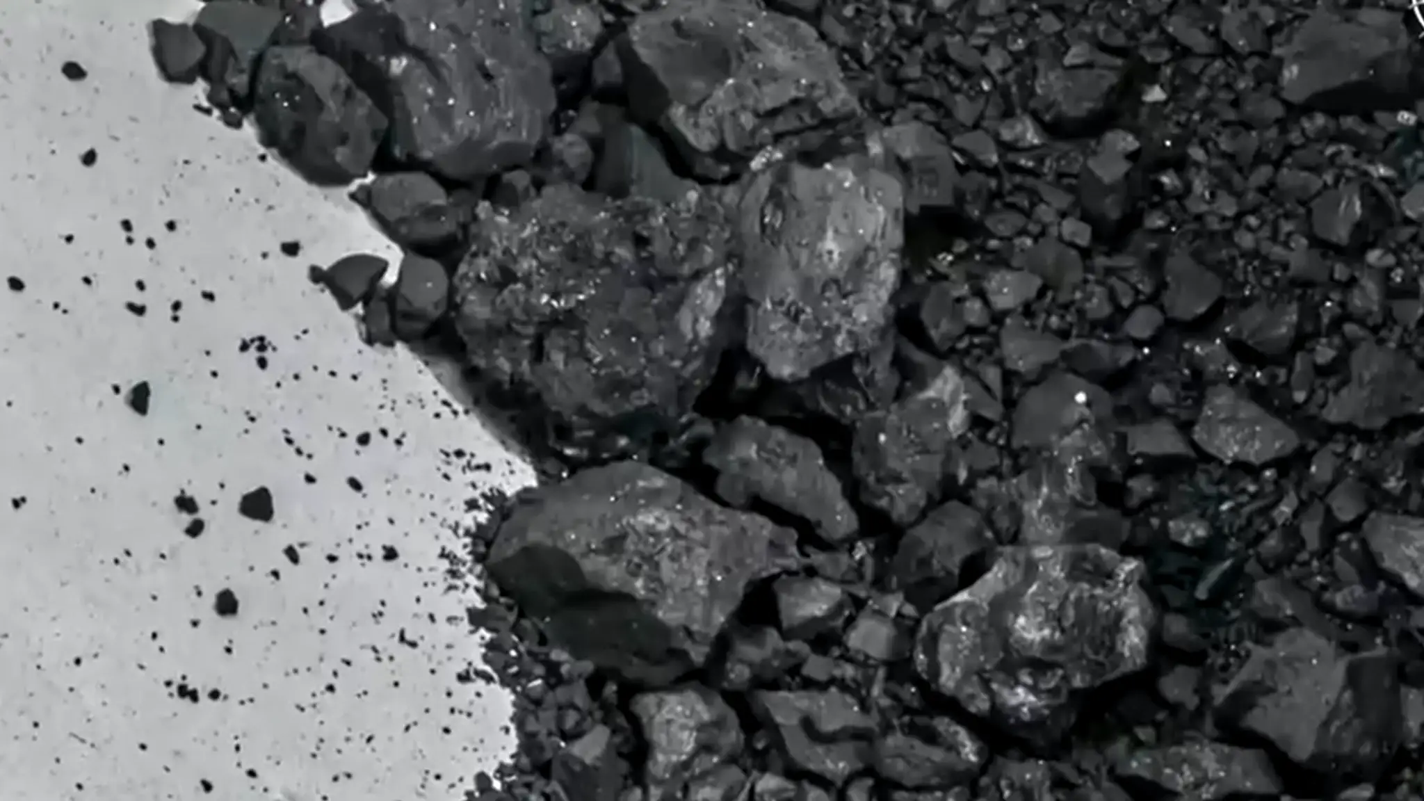 Na asteroide našli aminokyseliny