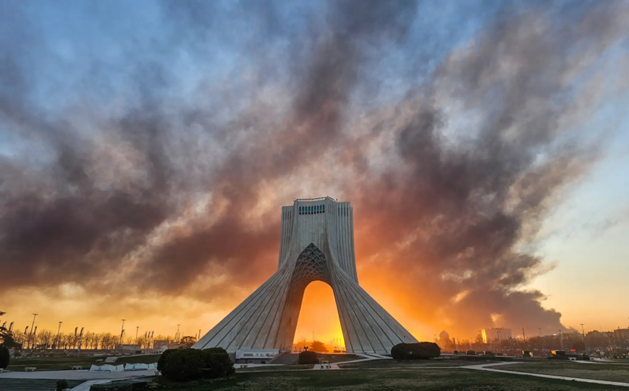 Letecký útok USA a Izraela na Irán.