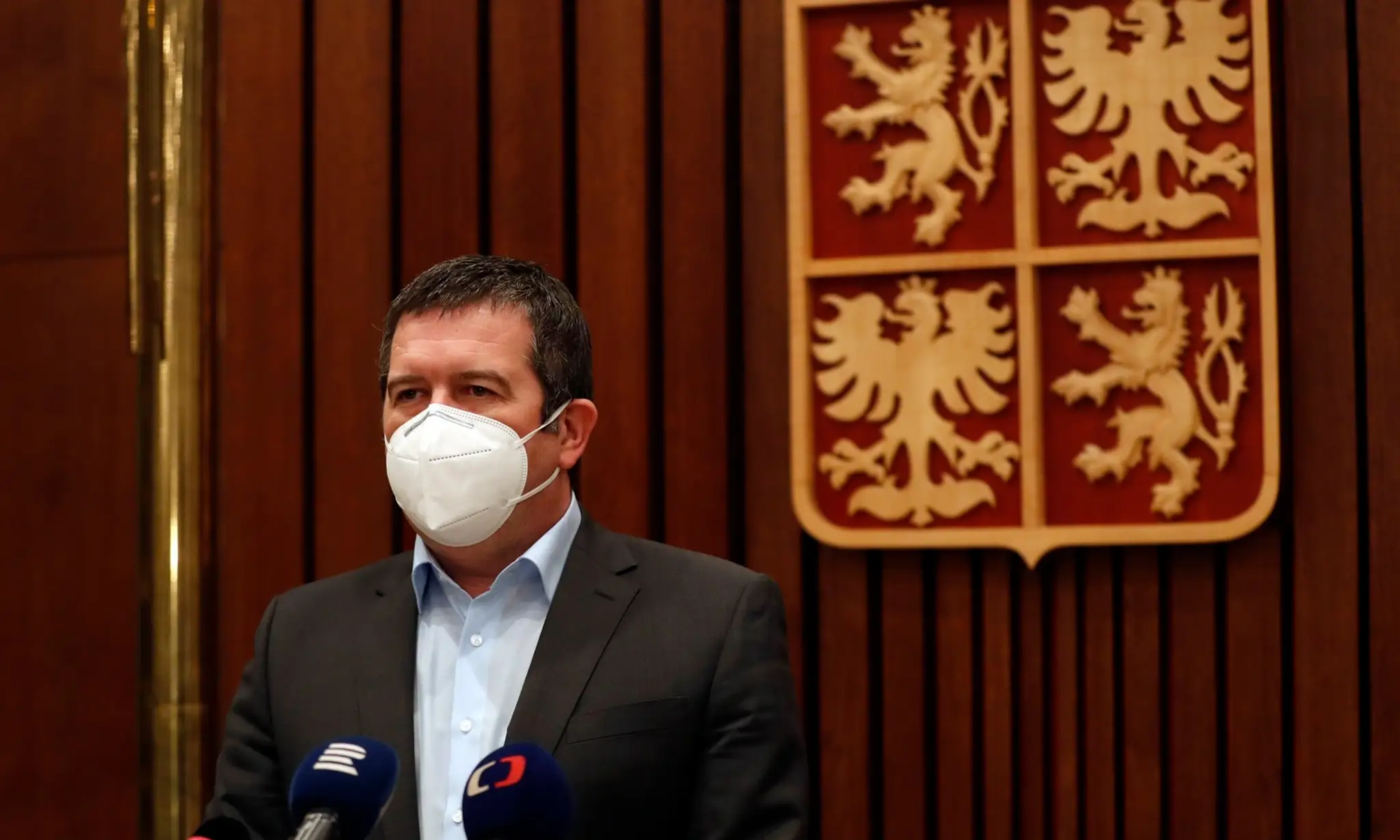 Český minister vnútra Jan Hamáček odpovedá na otázky novinárov po prílete z Moskvy.