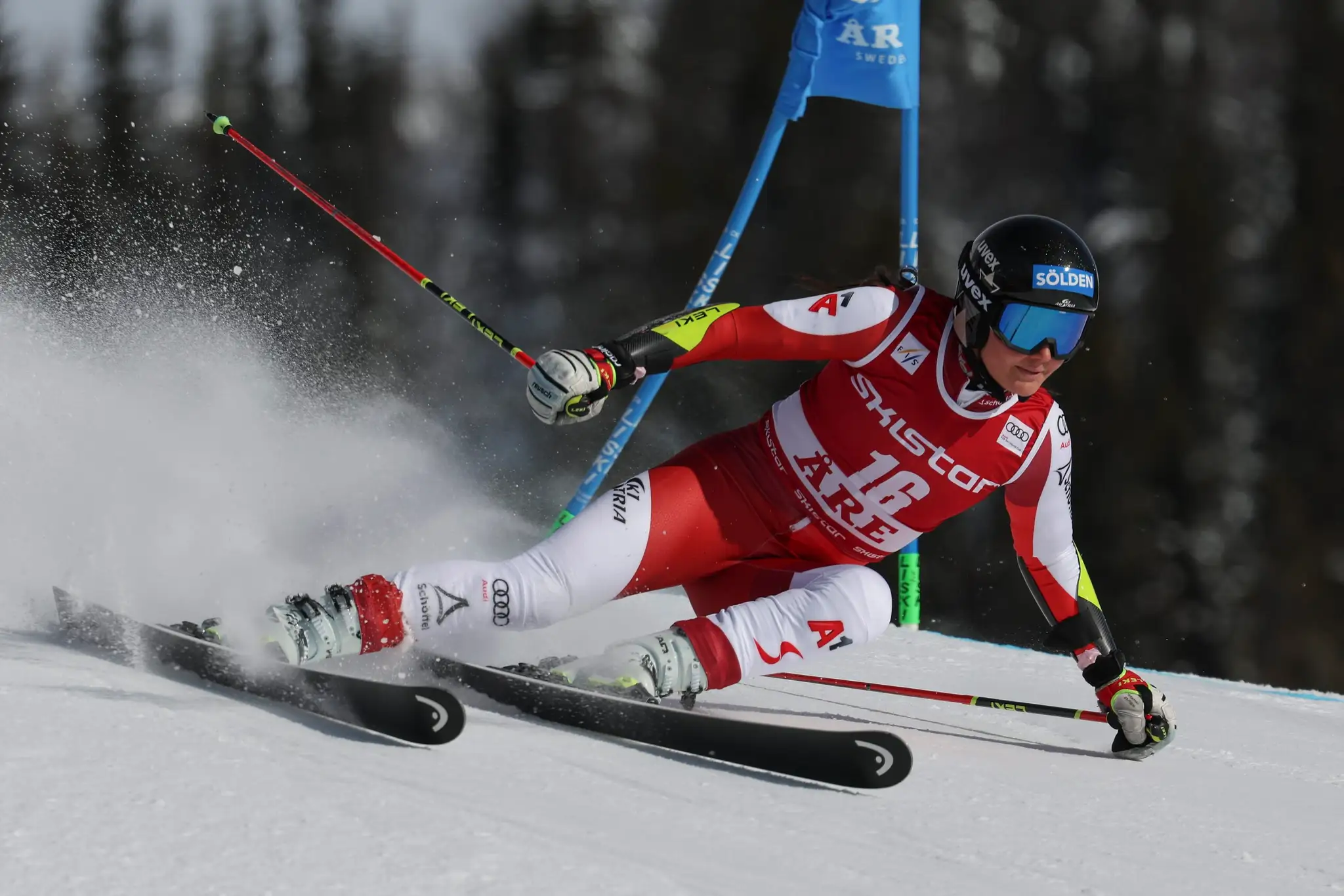 Franziska Gritschová na trati počas 1. kola obrovského slalomu v Aare.