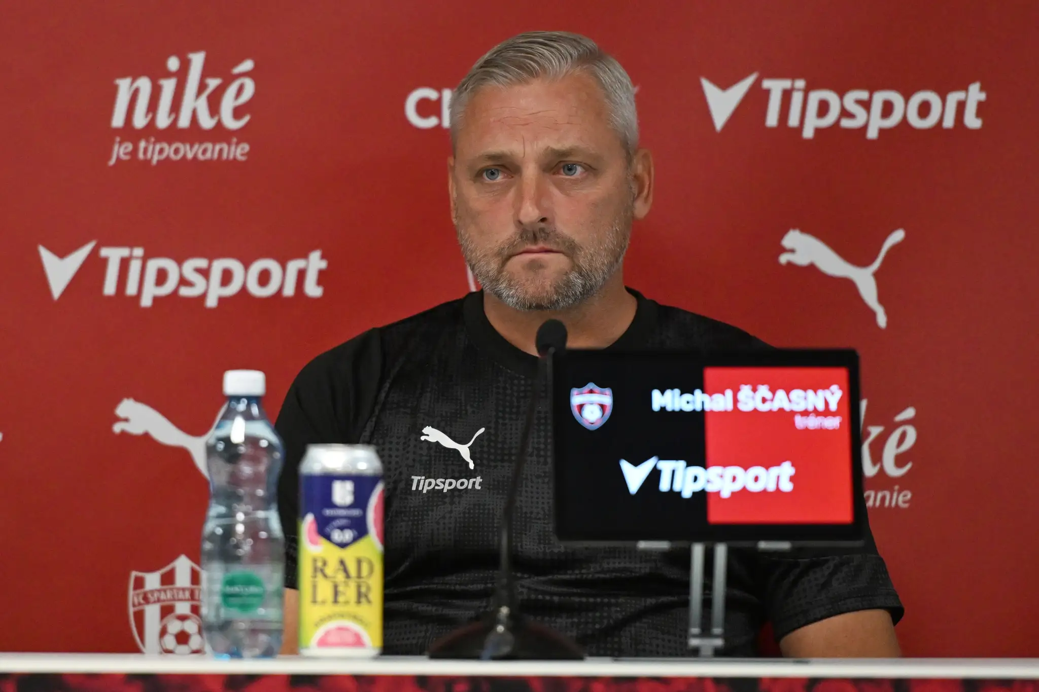 Na snímke tréner Trnavy Michal Ščasný počas tlačovej konferencie
