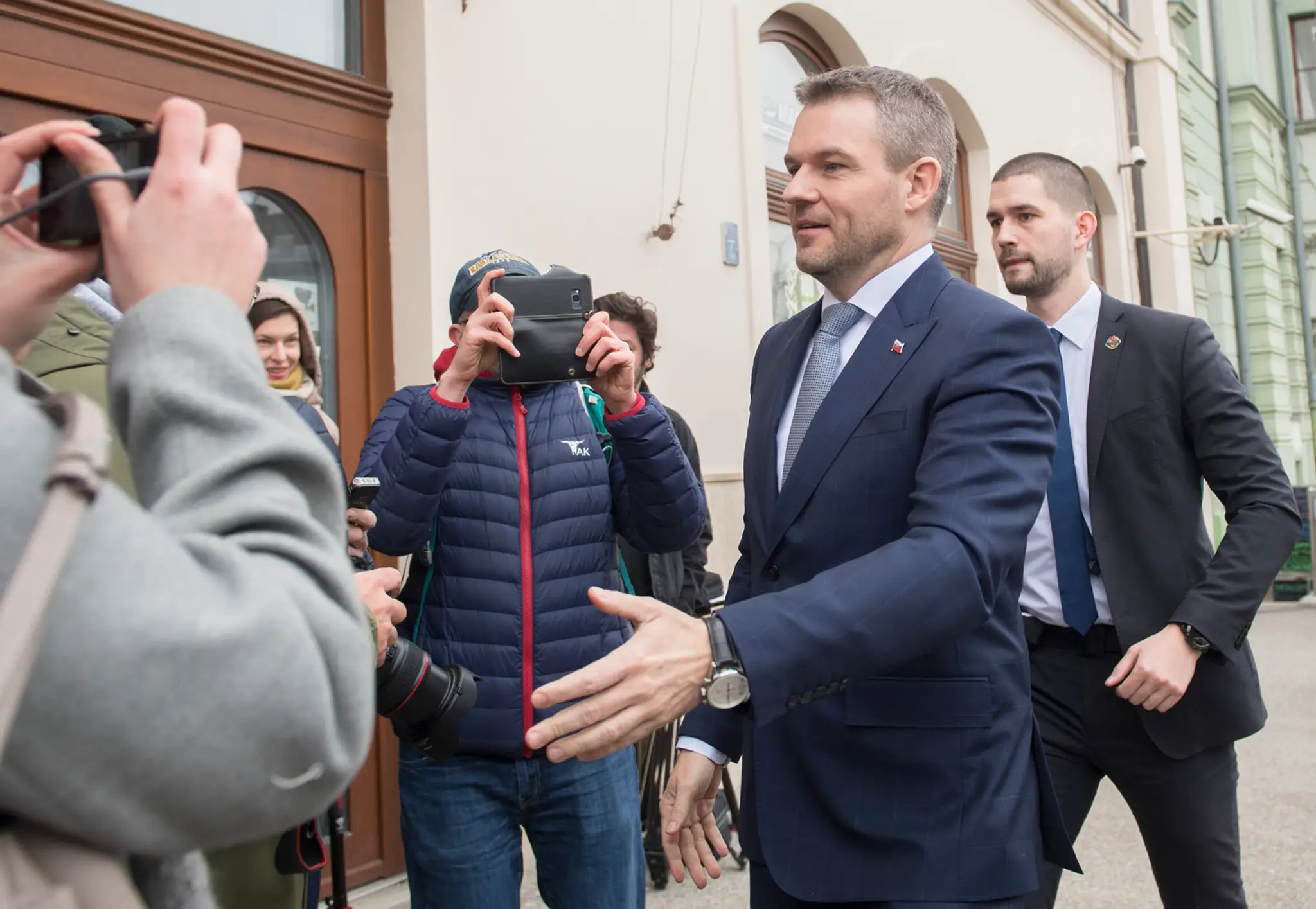 Peter Pellegrini prišiel do centrály SNS