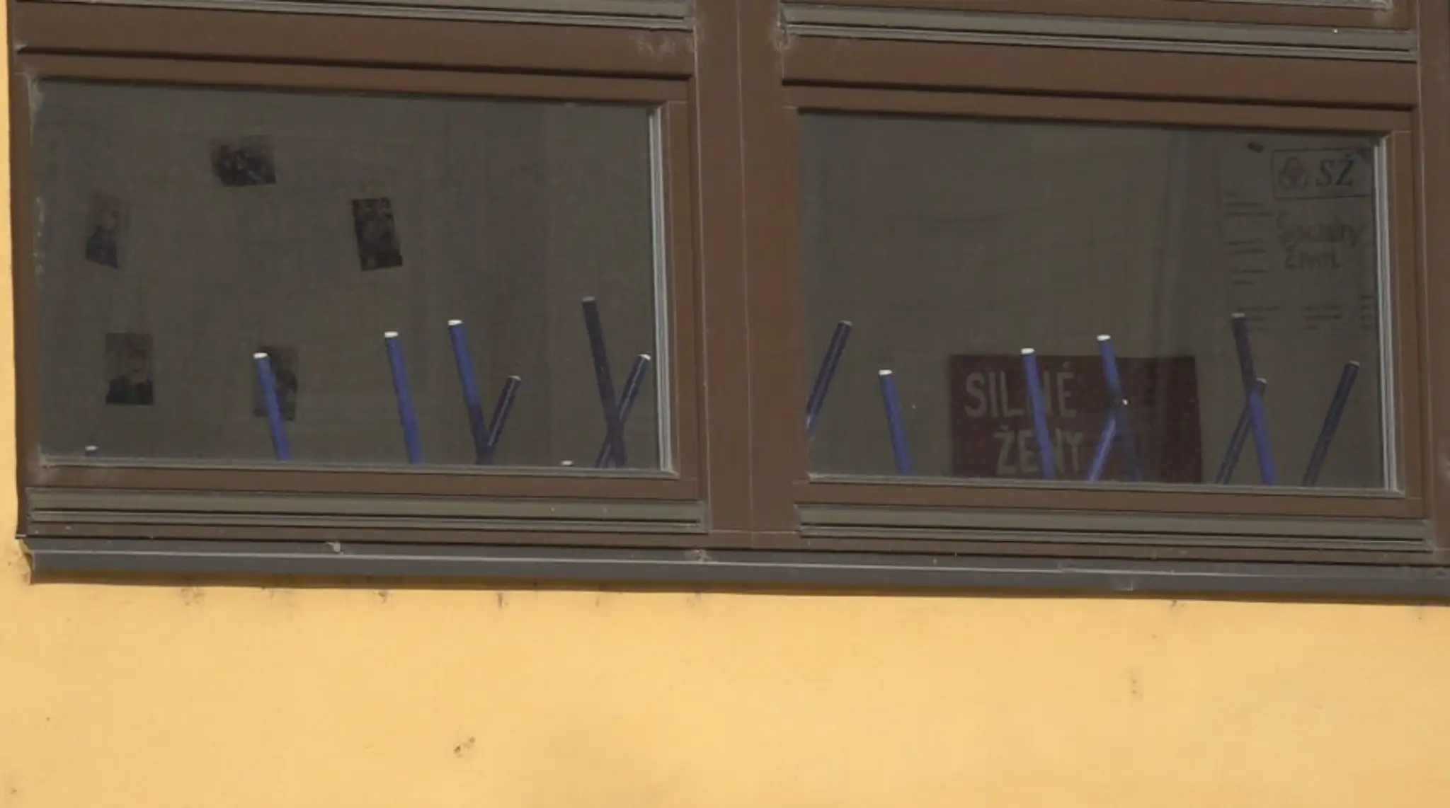 Pohľad do okna gymnázia