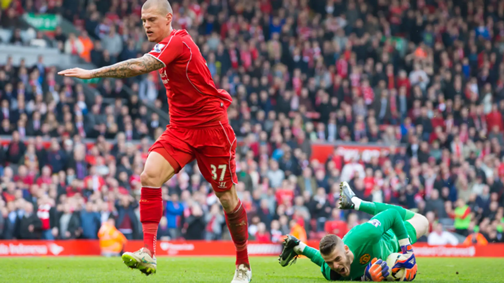 Martin Škrtel (Liverpool) a španielsky brankár David de Gea (ManU)