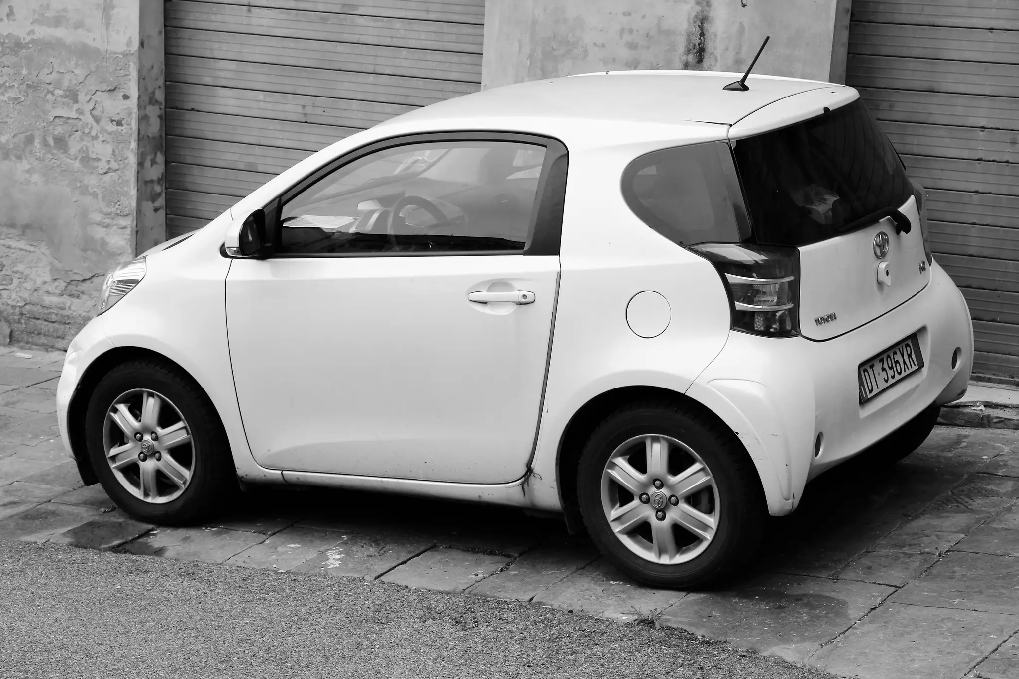 Toyota iQ.