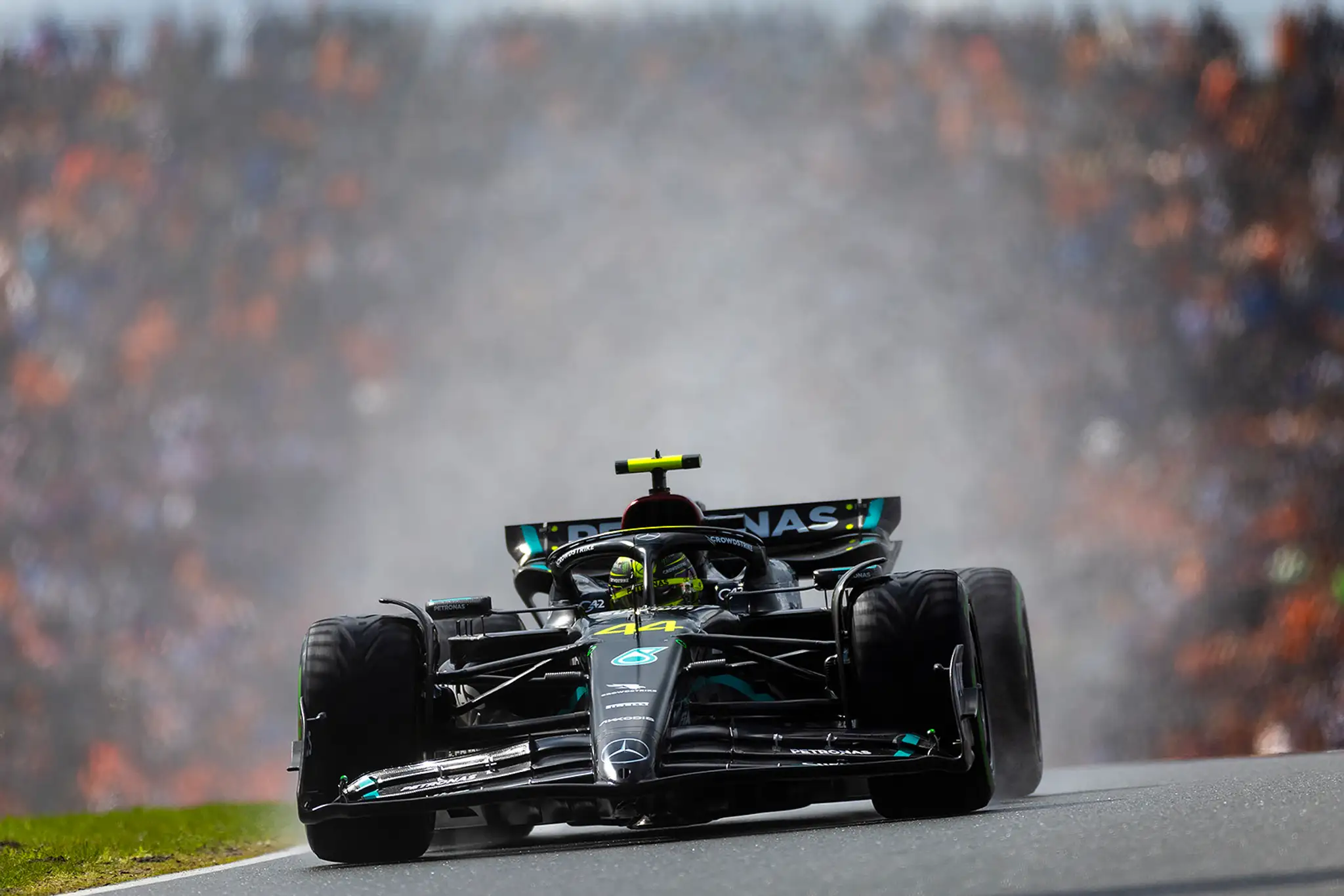 Lewis Hamilton na Mercedese.