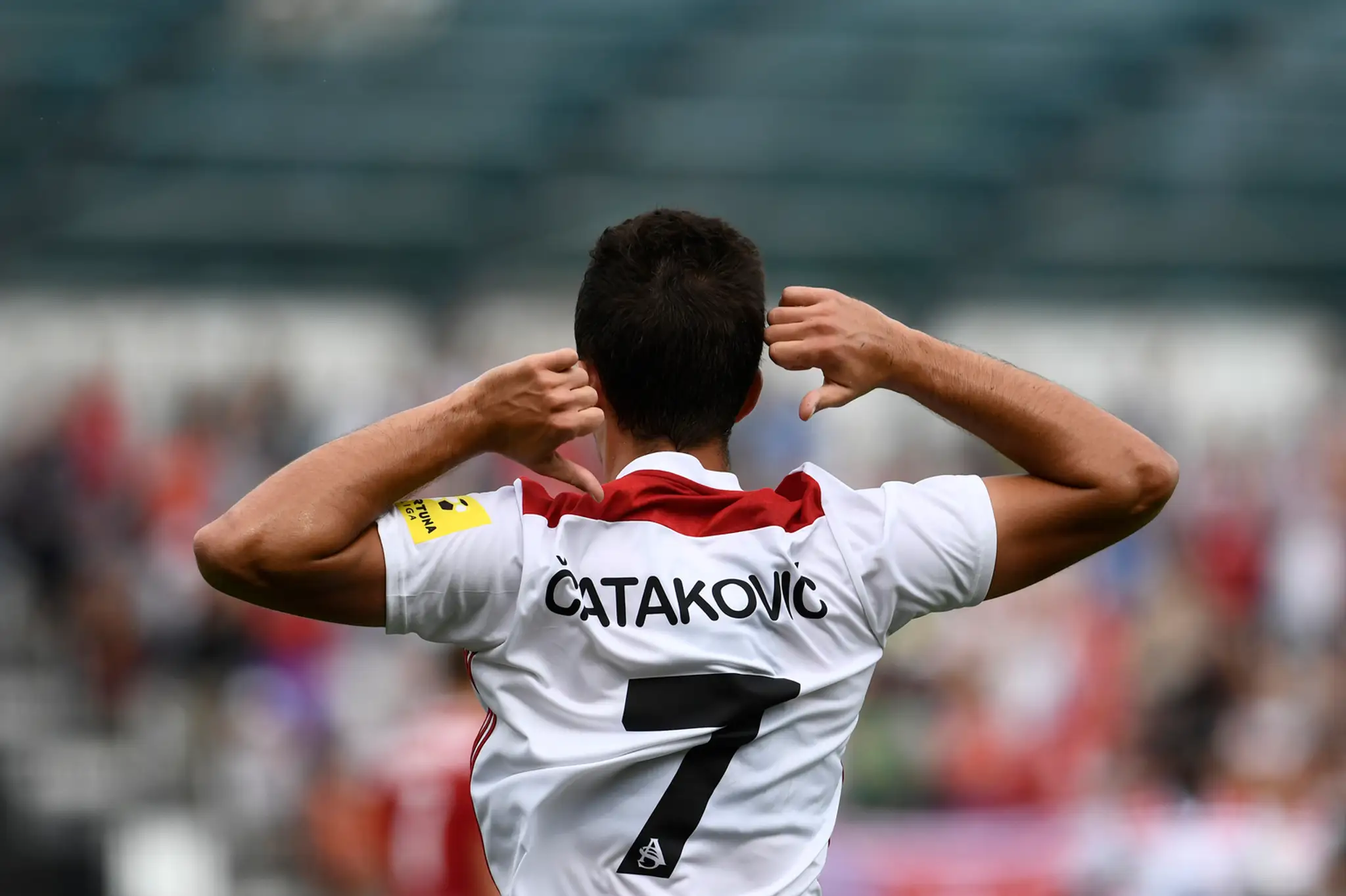 Trenčan Hamza Čatakovič oslavuje gól v odvete 2. predkola EL proti Zabrze.