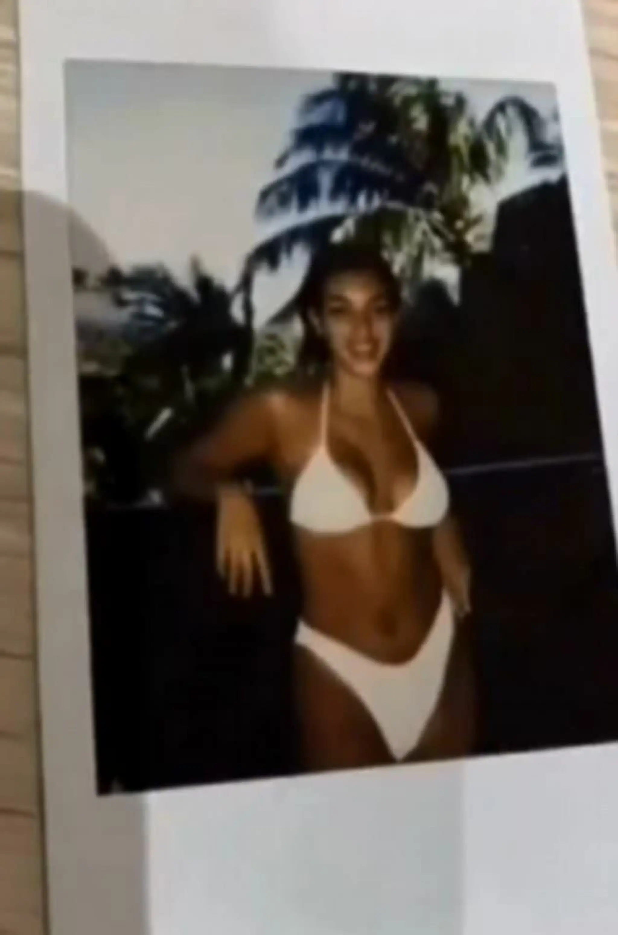 4AA8E8FA00000578-0-Feeling_nostalgic_Kim_Kardashian_appeared_to_take_comfort_in_mor-a-19_1522314994864.jpg
