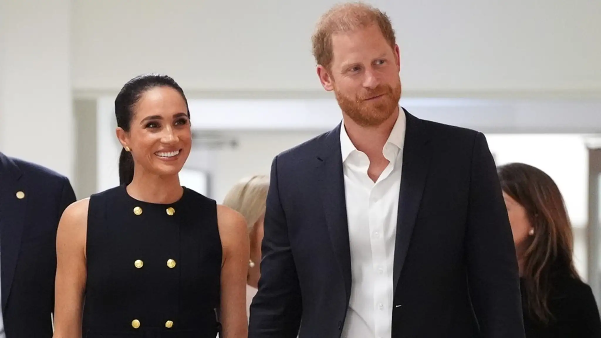 Harry a Meghan sa sťahujú naspäť do Veľkej Británie.