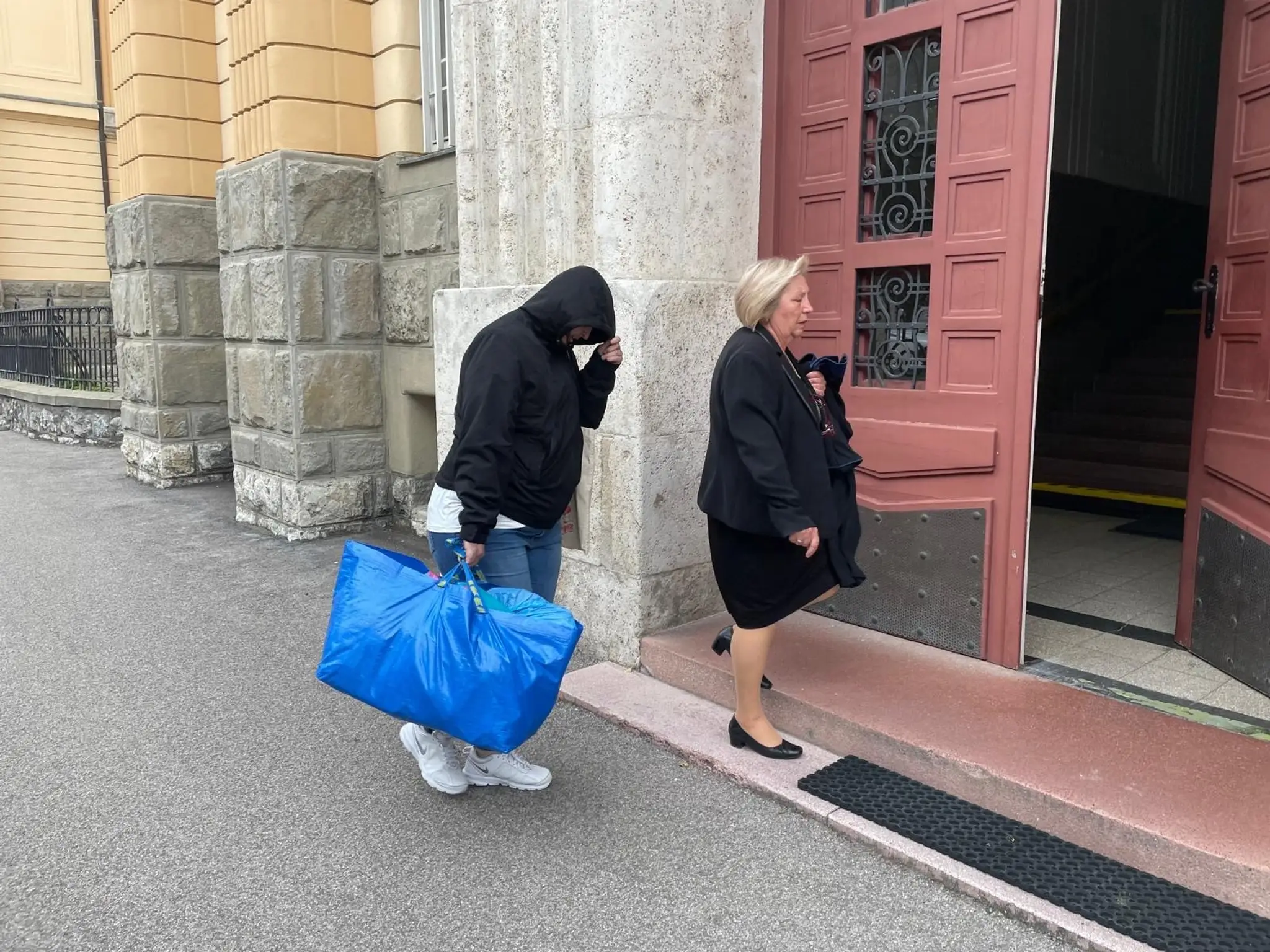 Odsúdená matka dievčatka.