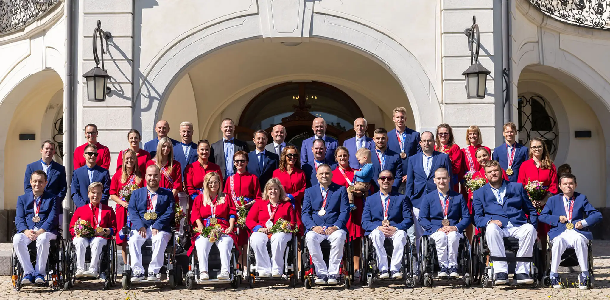 Slovenskí medailisti z Paralympiády v Tokio u premiéra Eduarda Hegera