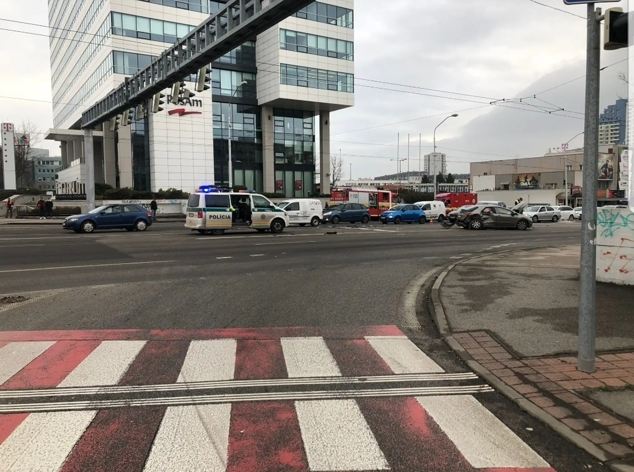 Nehoda na križovatke Bajkalská-Prievozská v Bratislave.