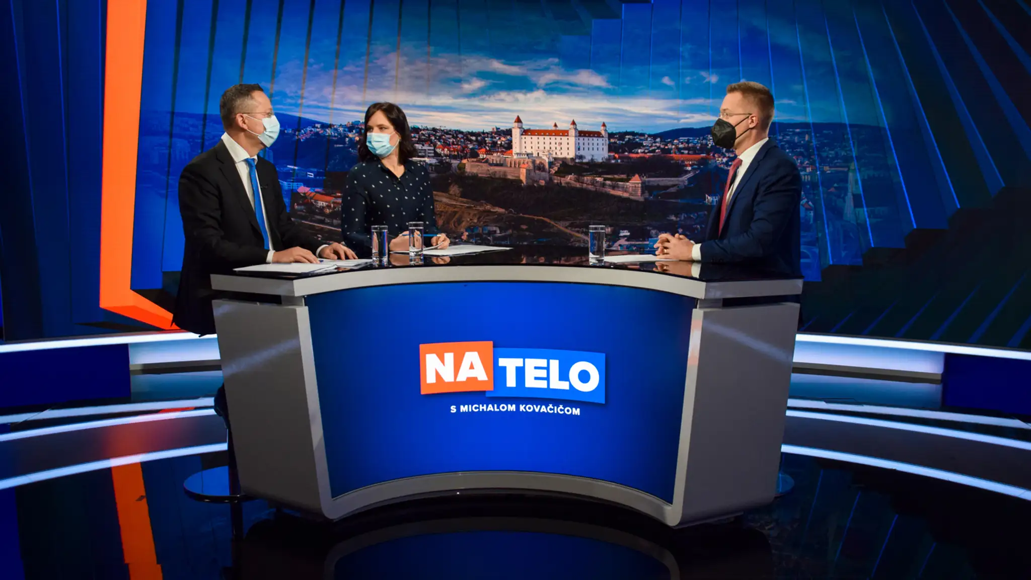 Ladislav Kamenický a Veronika Remišová v Na telo.