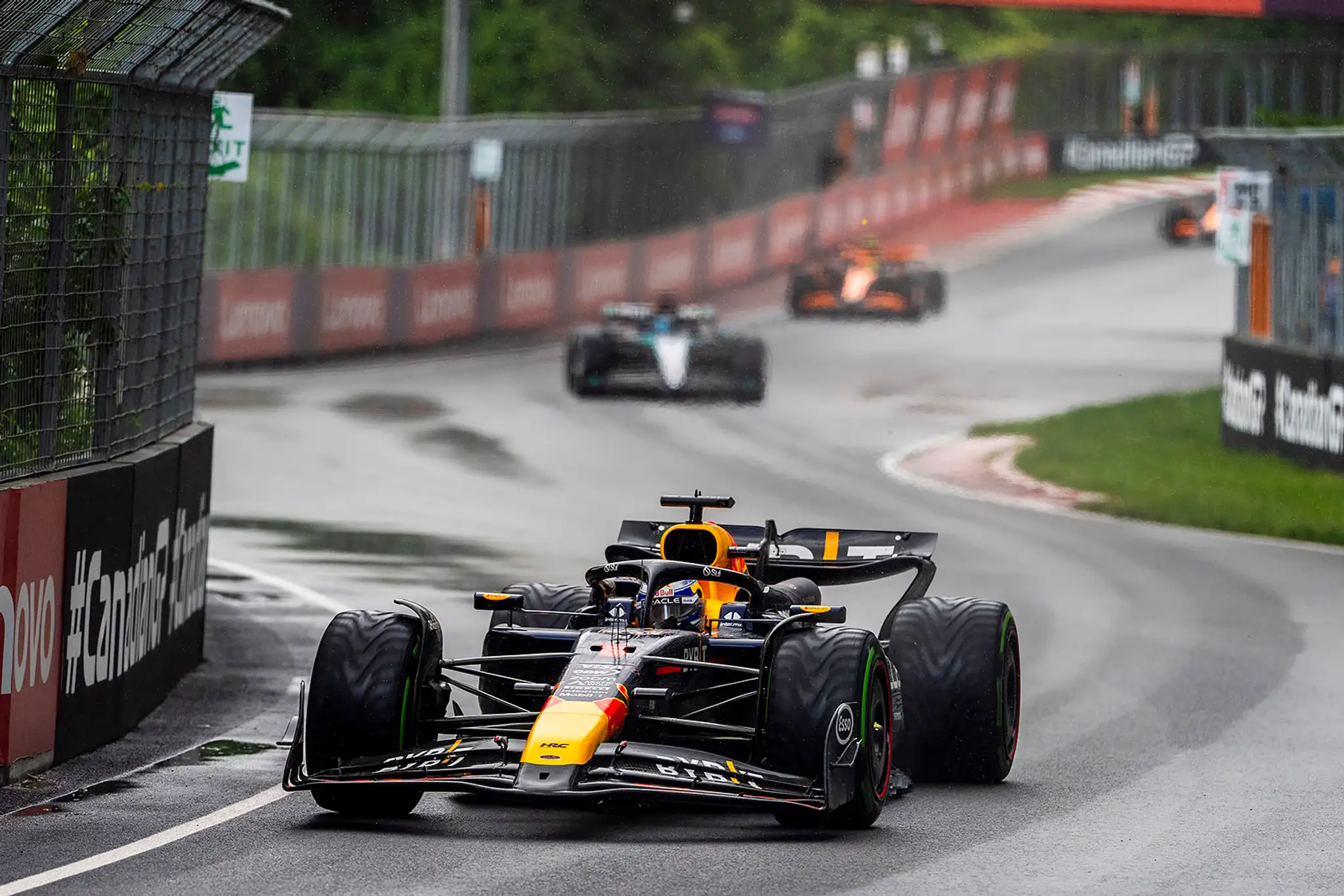 Max Verstappen z Red Bullu sa v Kanade vrátil na víťaznú vlnu.