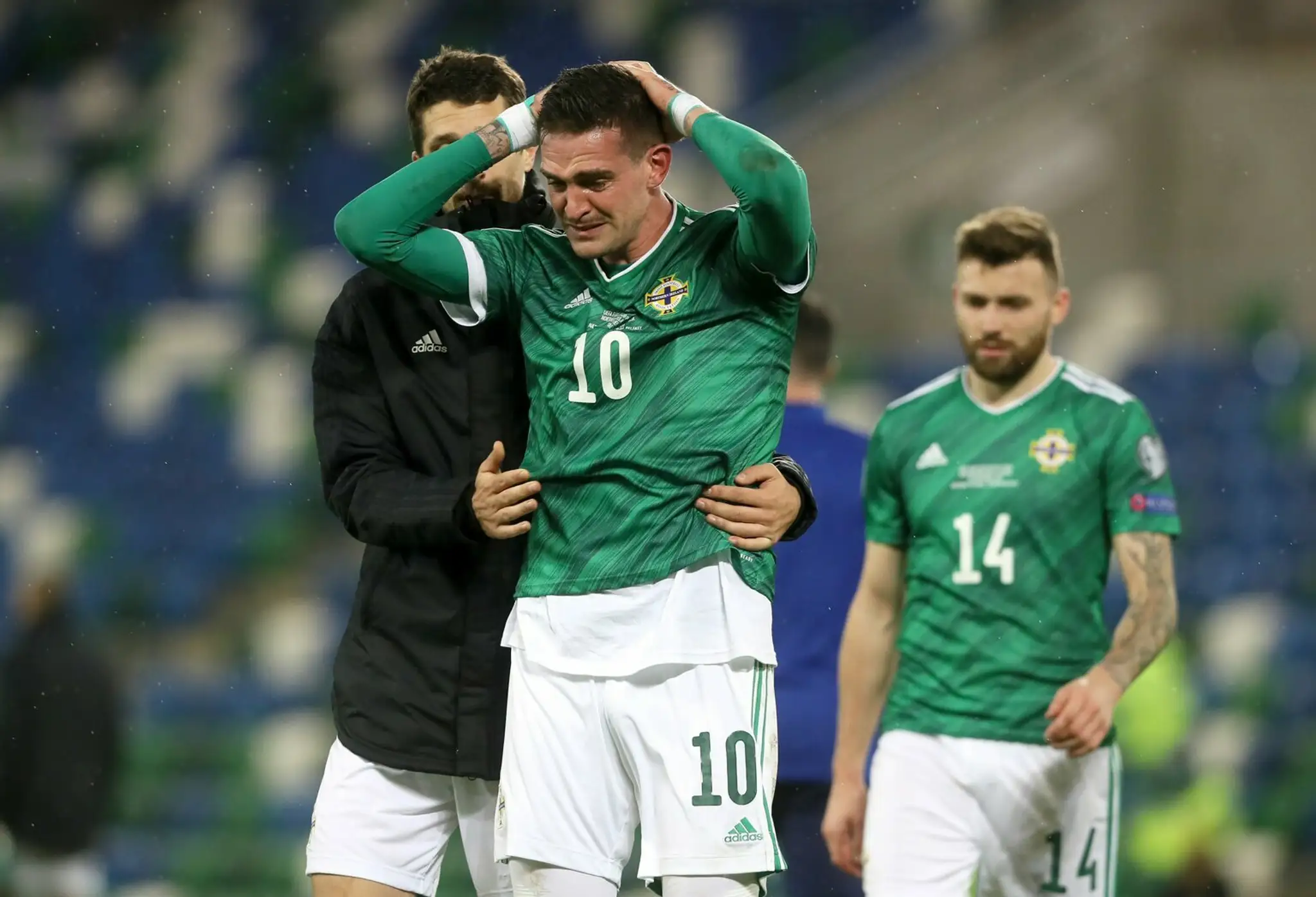 Severoír Steven Davis reaguje po prehre vo finále play off EURO 2020 proti Slovensku.