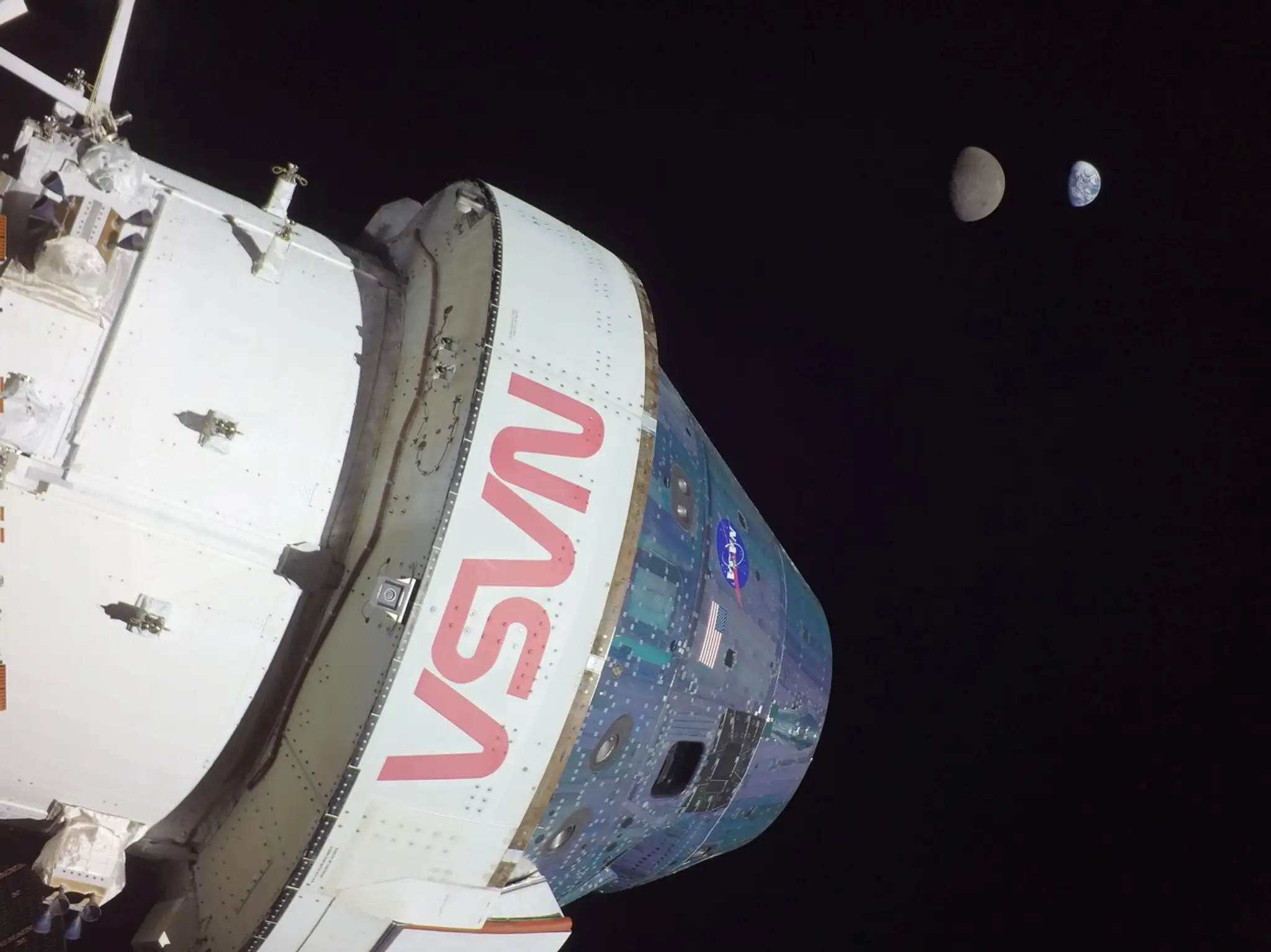 Na snímke bezposádková kozmická loď Orion amerického Národného úradu pre letectvo a vesmír.