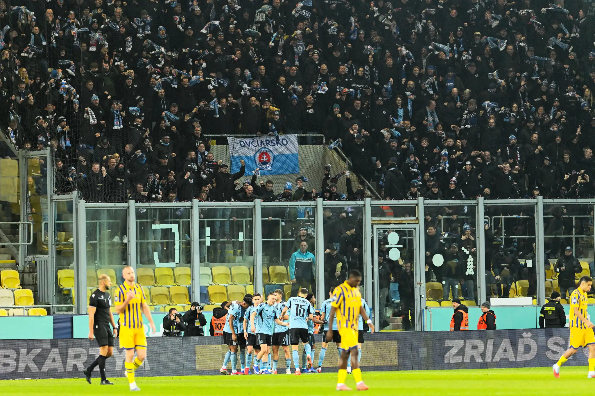 Futbalisti Slovana sa tešia z druhého gólu v 19. kole Niké ligy v Dunajskej Strede.