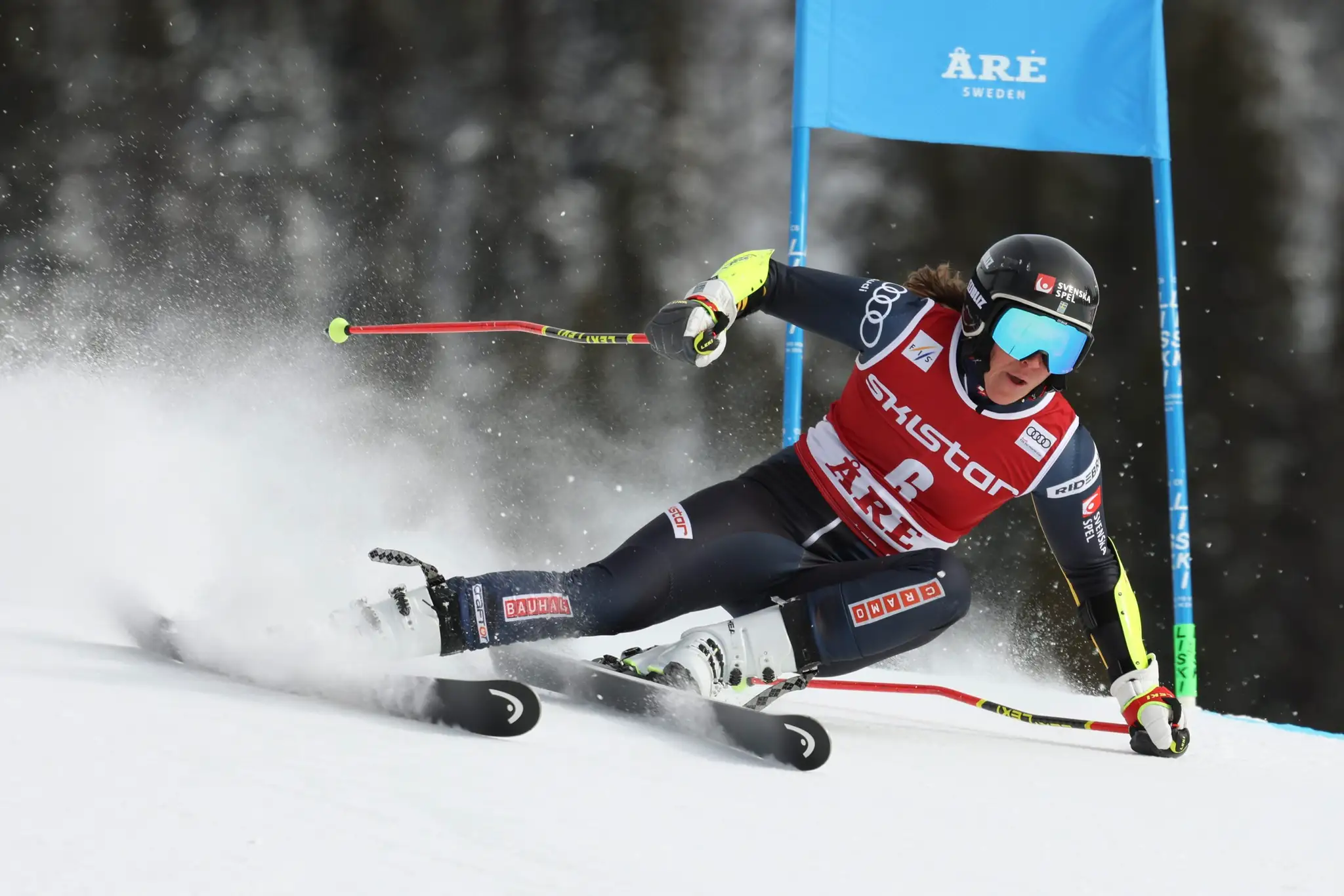 Sara Hectorová na trati počas 1. kola obrovského slalomu v Aare.