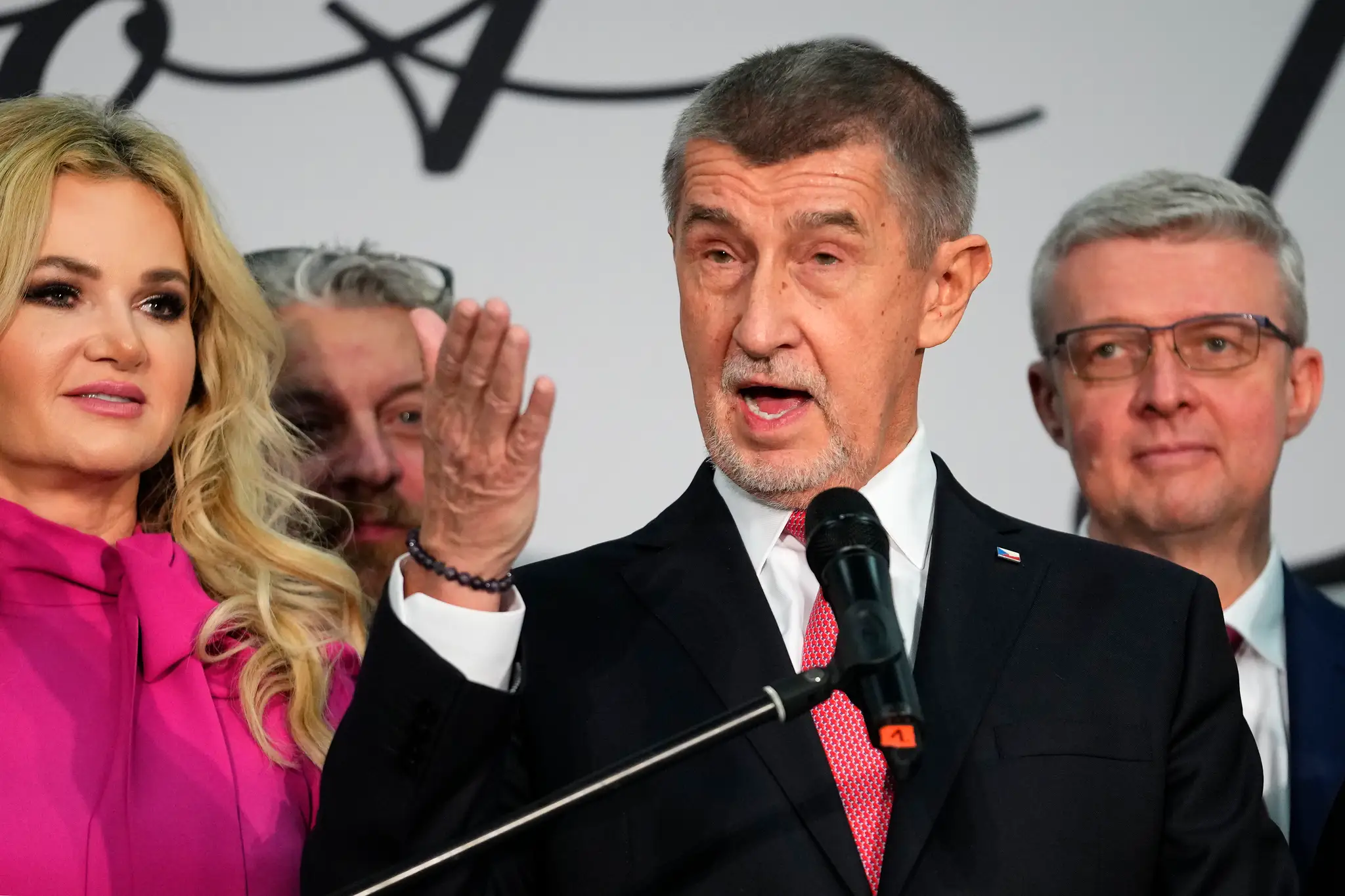 Andrej Babiš postúpil do druhého kola českých prezidentských volieb.