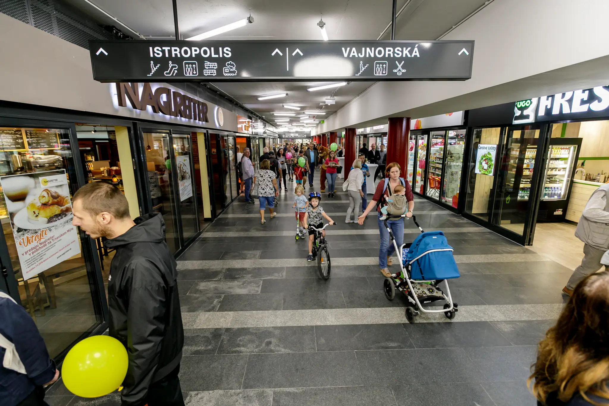 Na snímke oficiálne otvorenie podchodu na Trnavskom mýte