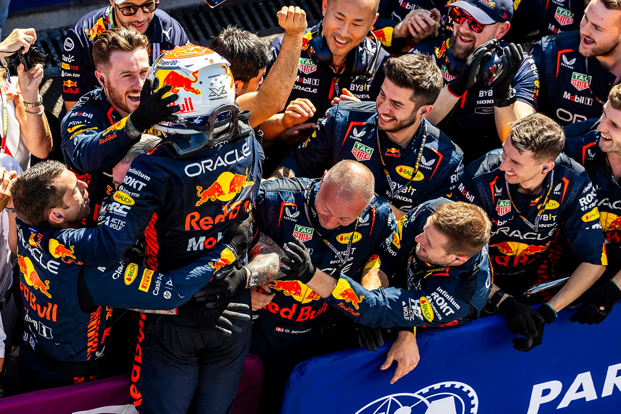Red Bull oslavoval dvojnásobne.