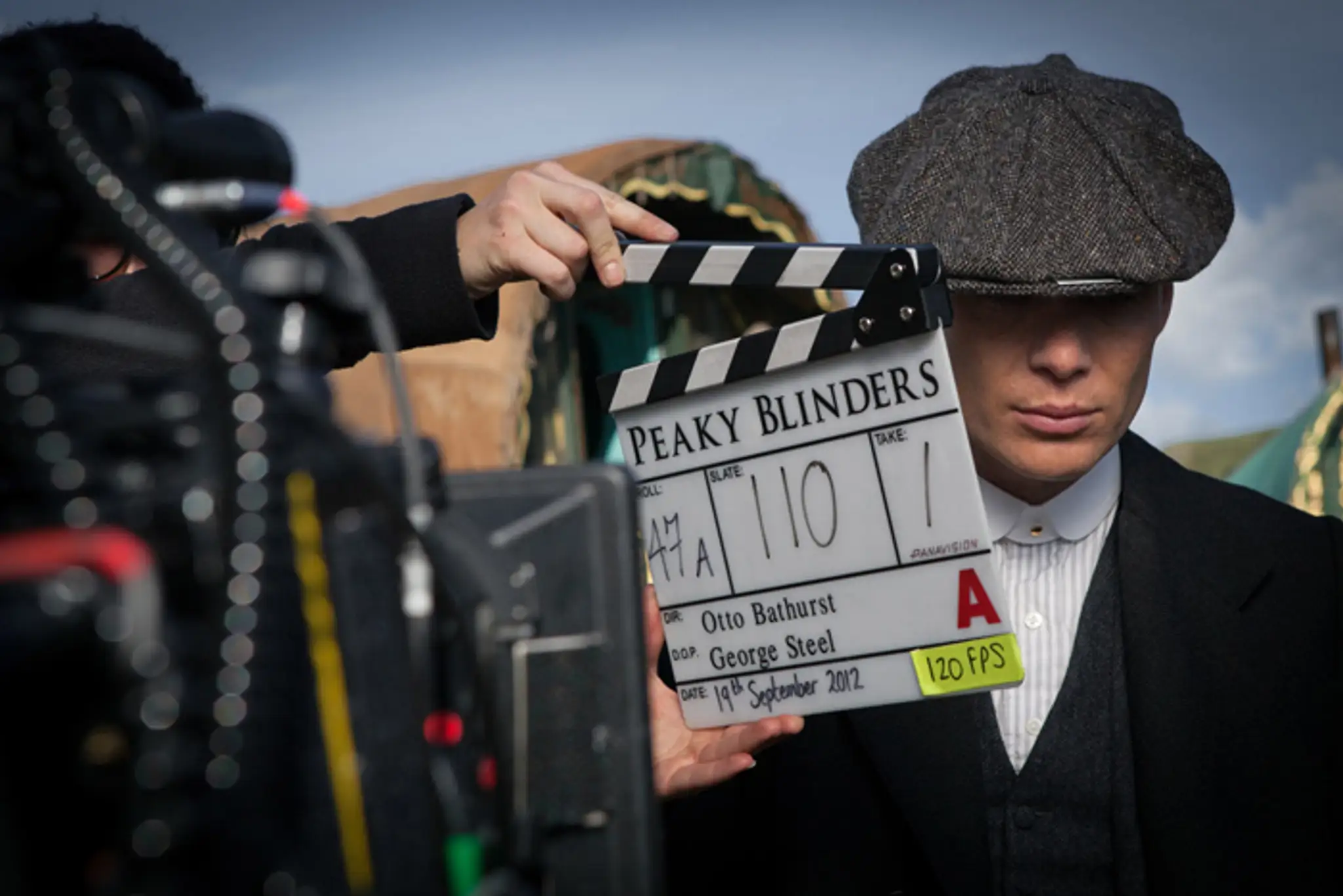 Hlavná postava seriálu Peaky Blinders - Cillian Murphy.