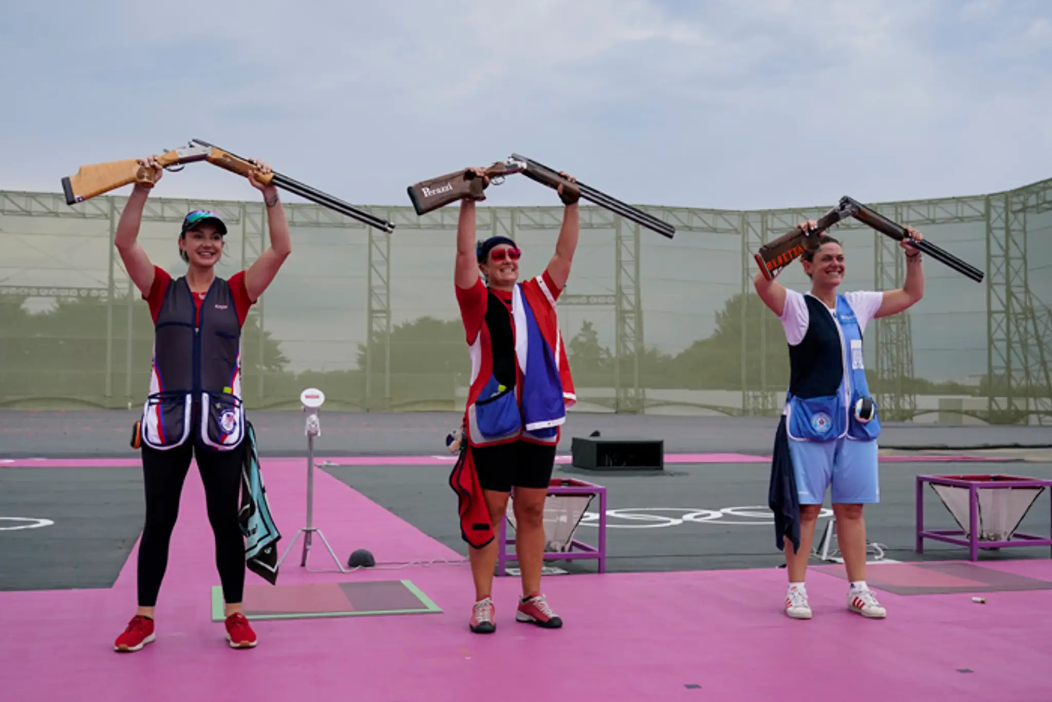 Medailistky v trape Kayle Browningová (striebro), olympijská víťazka Zuzana Rehák Štefečeková a Alessandra Perilliová (bronz).