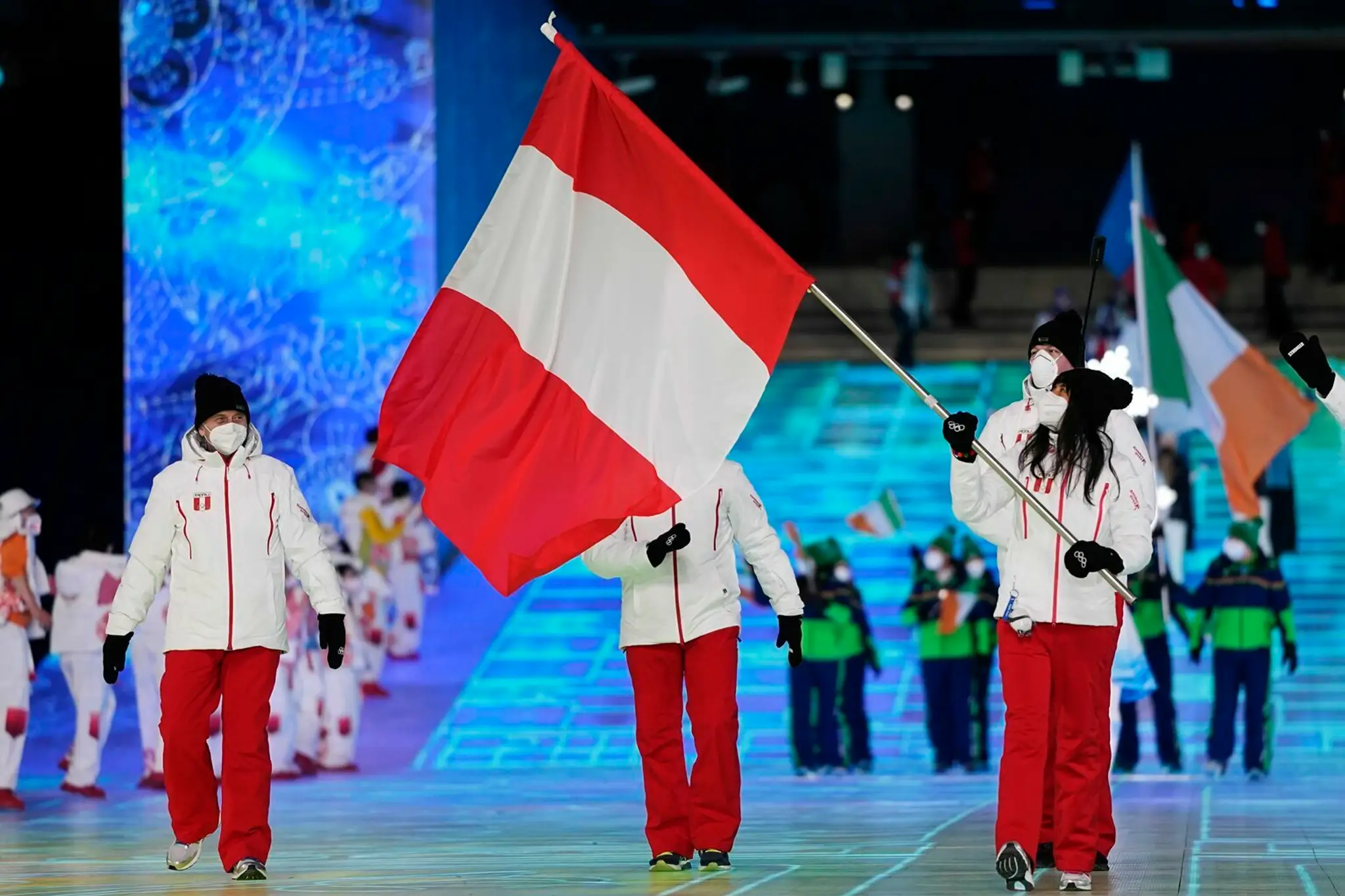 Športovci Peru na otváracom ceremoniáli ZOH 2022.