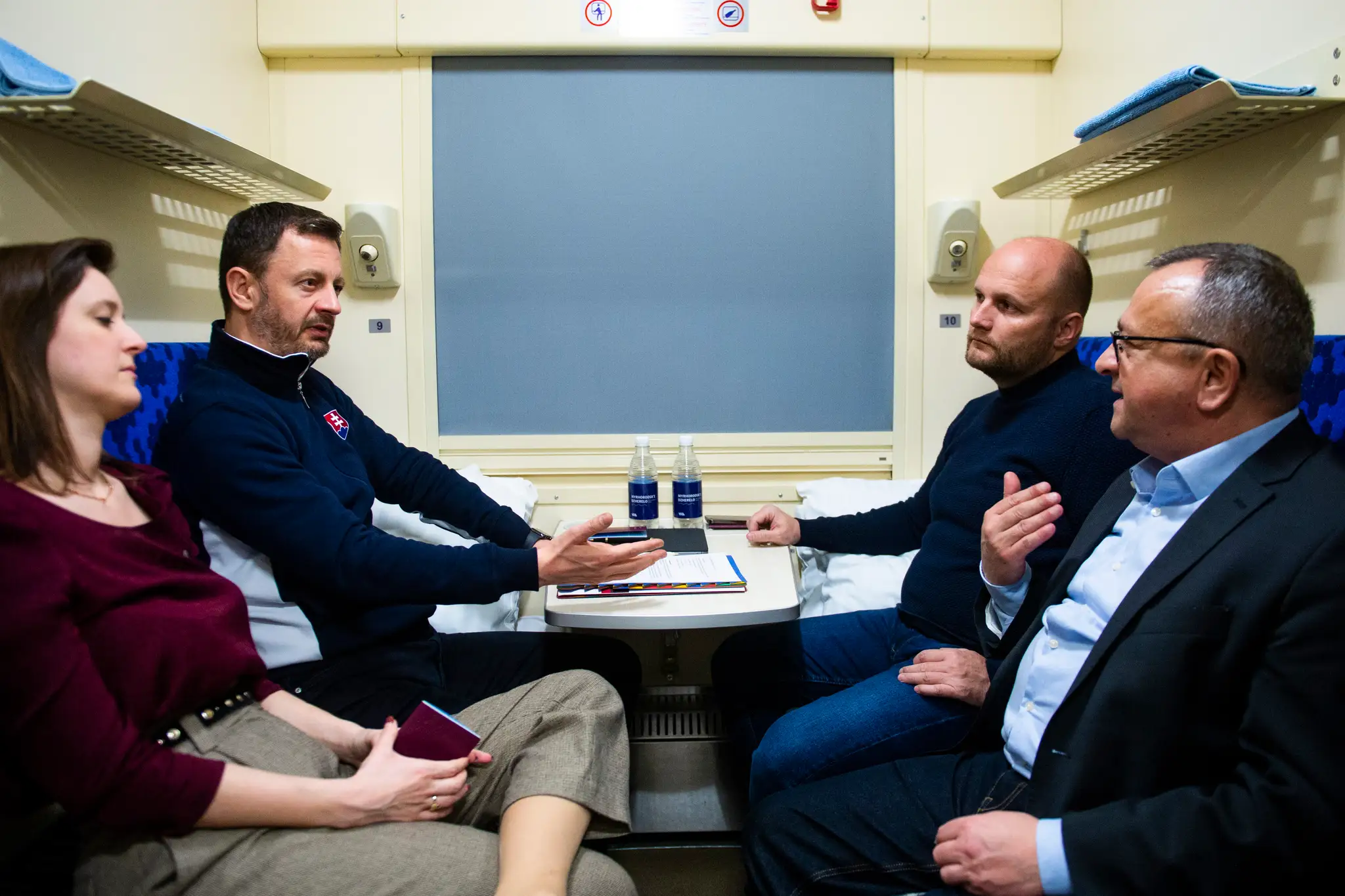 Premiér Heger a minister Naď cestujú na Ukrajinu.