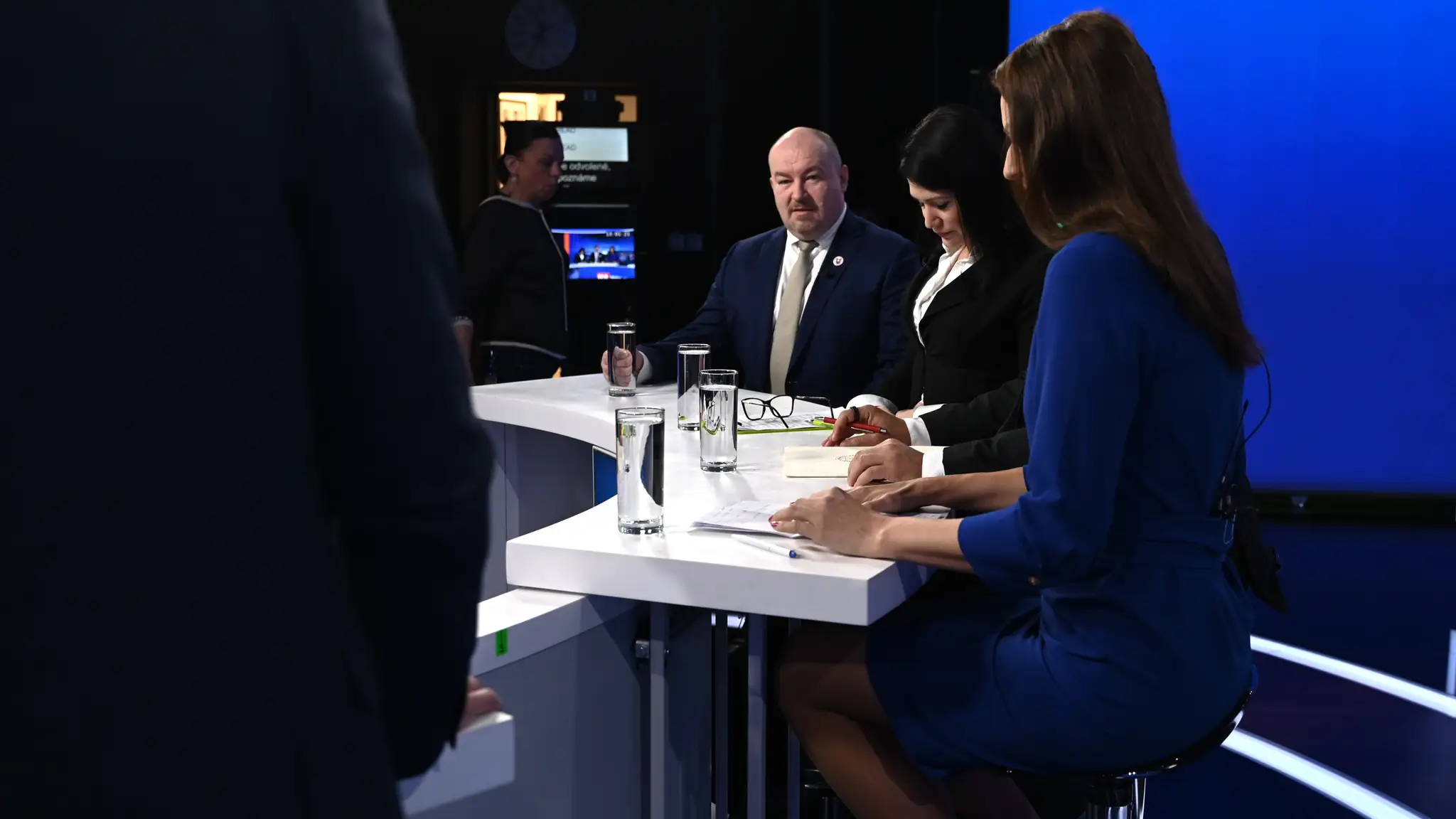 Na telo s J. Bittó Cigánikovou, S. Migaľom, R. Huliakom a M. Holečkovou.