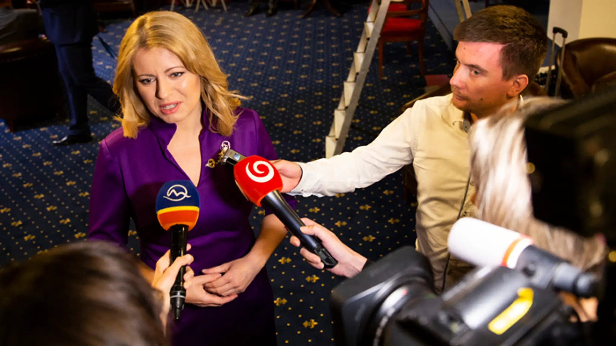 Ruskí hokejisti si na bratislavskom Slavíne uctili pamiatku padlých vojakov v II. svetovej vojne.