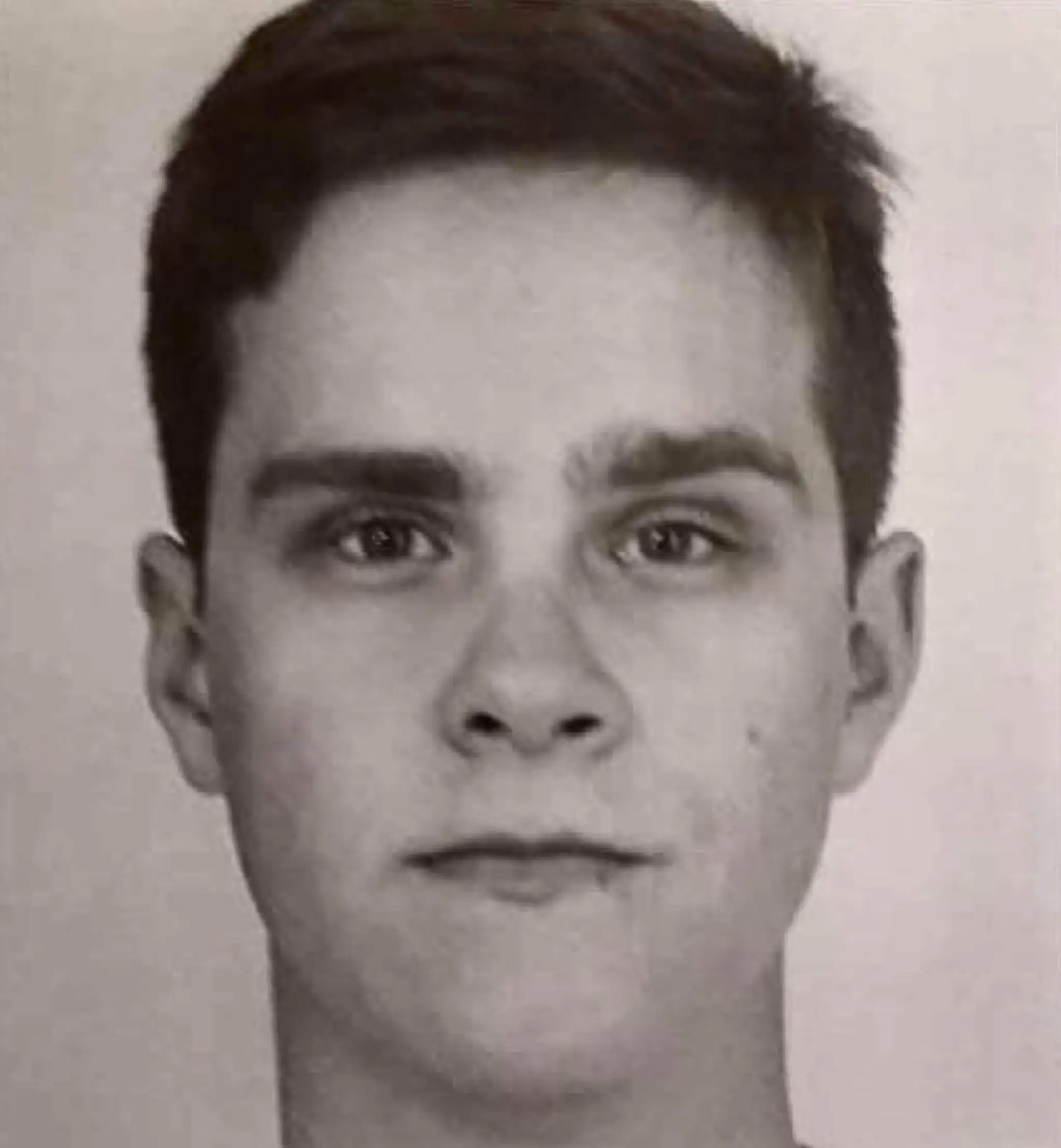Stroskotaných námorníkov našli vďaka obrovskému nápisu SOS.