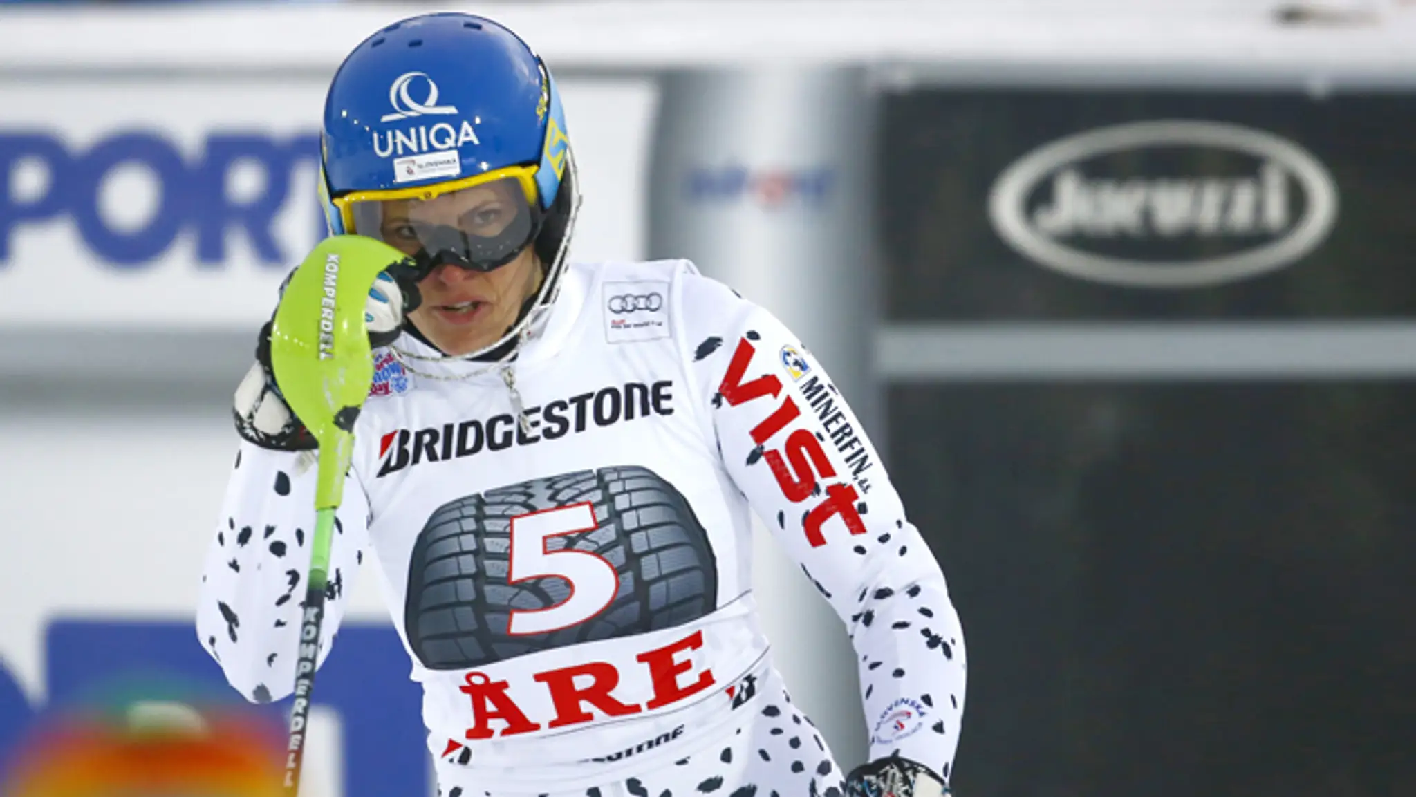 Veronika Velez-Zuzulová v cieli na konci slalomu Svetového pohára v alpskom lyžovaní vo švédskom stredisku Aare.