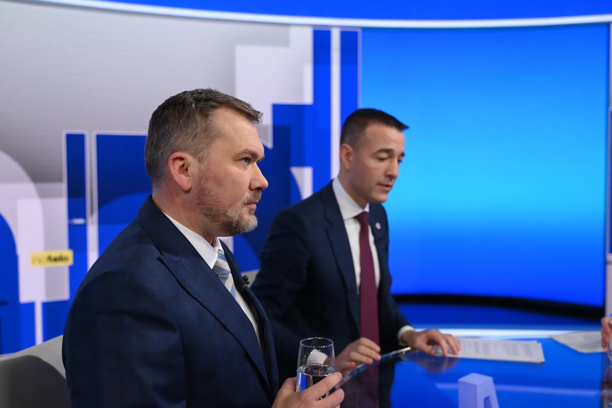 Hosťami relácie Na telo boli Tomáš Drucker (Hlas-SD) a Viliam Karas (KDH)