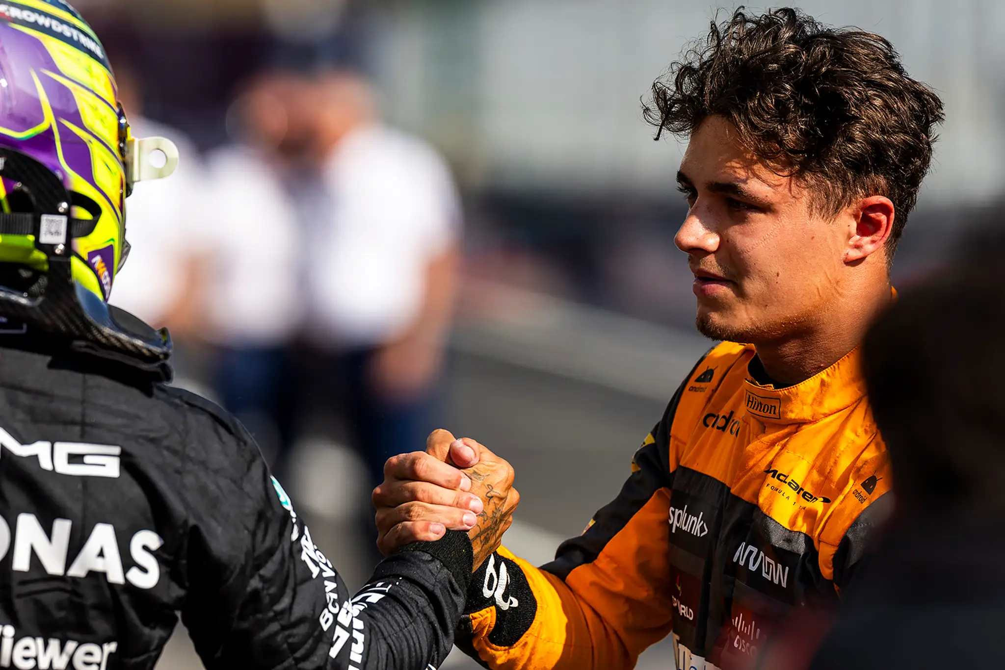 Lando Norris a Lewis Hamilton
