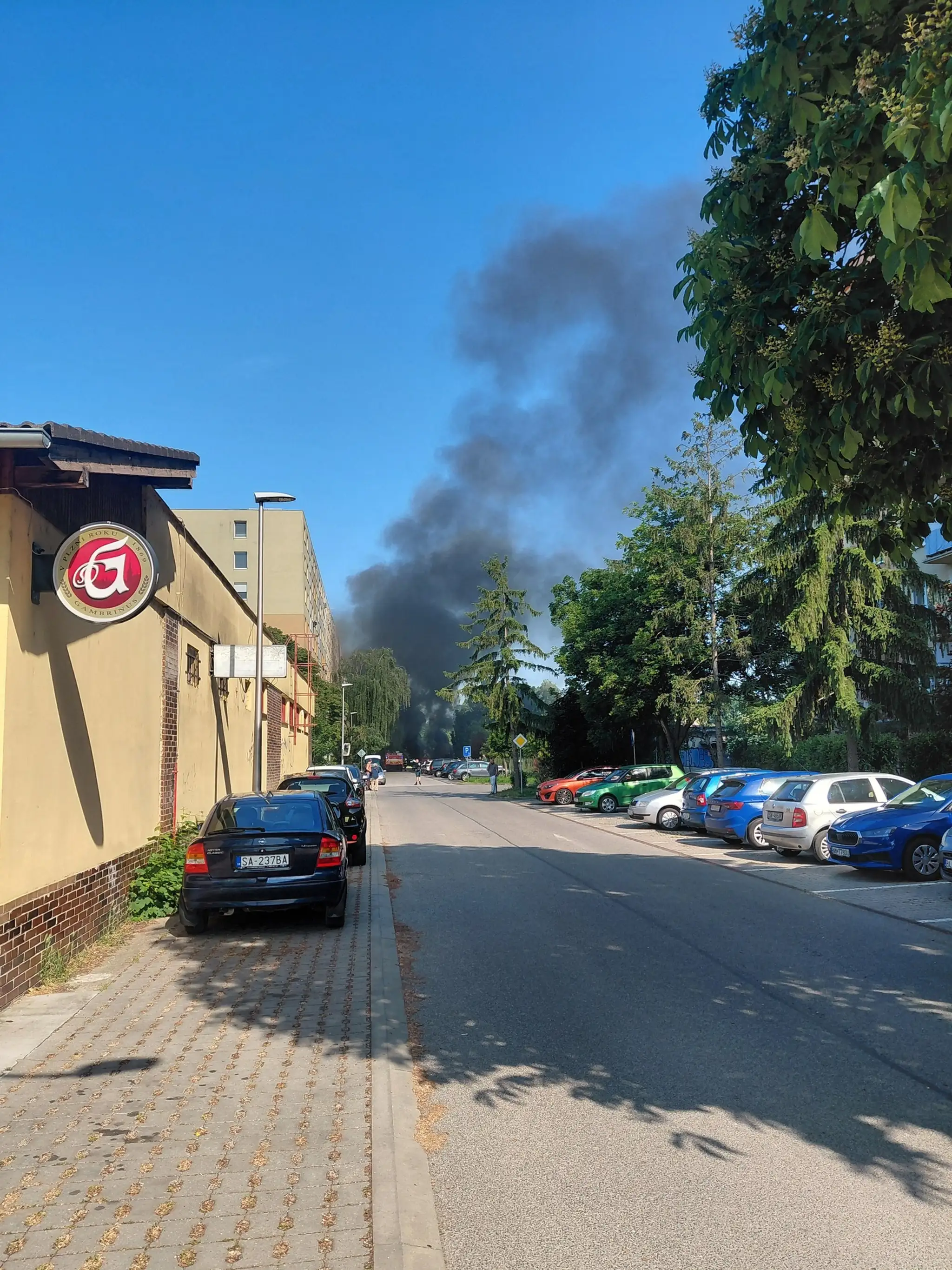 Požiar pred základnou školou