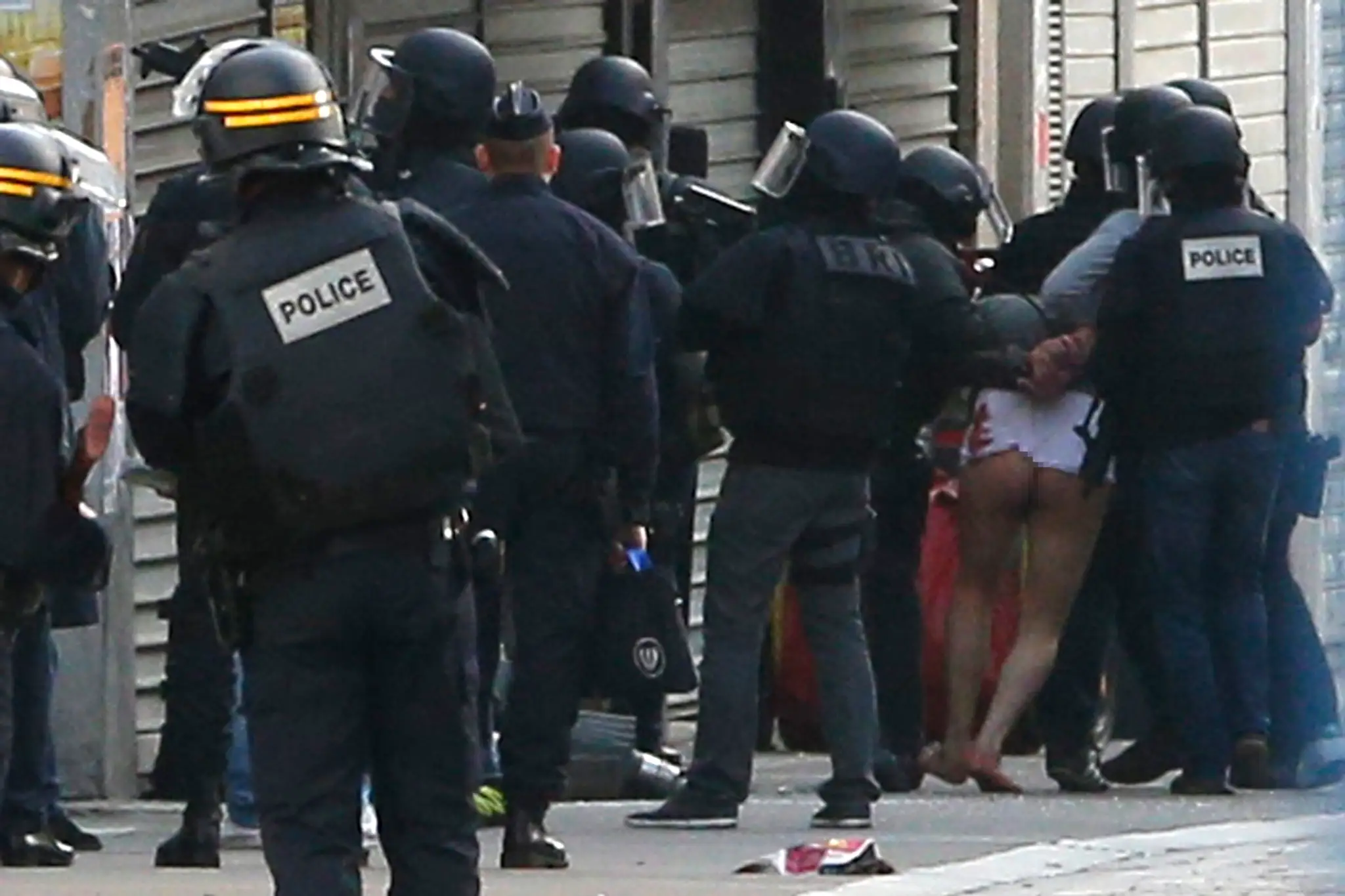 Policajná razia v Saint Denis