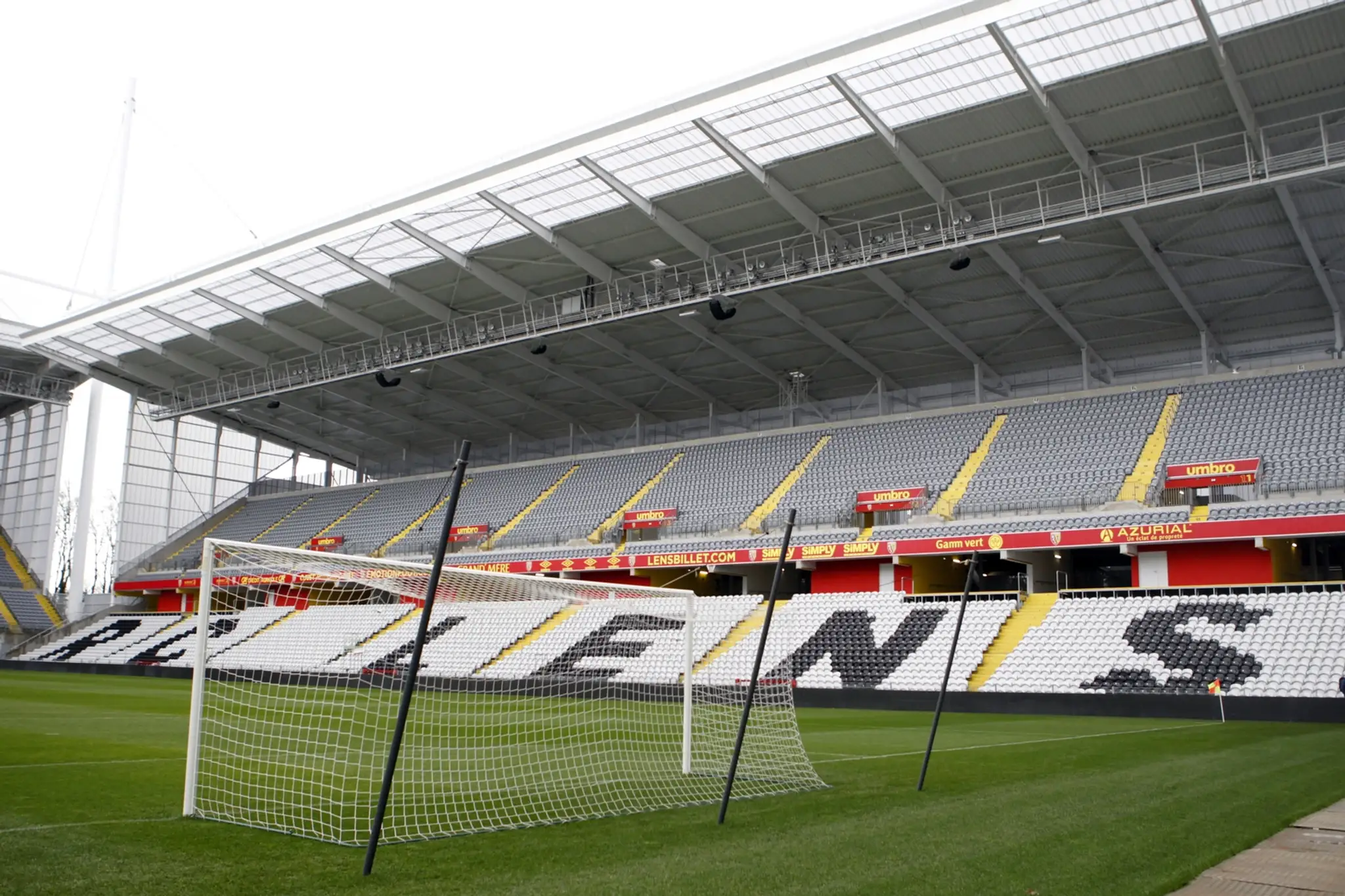 Pohľad na futbalový štadión Stade Bollaert-Delelis vo francúzskom meste Lens.