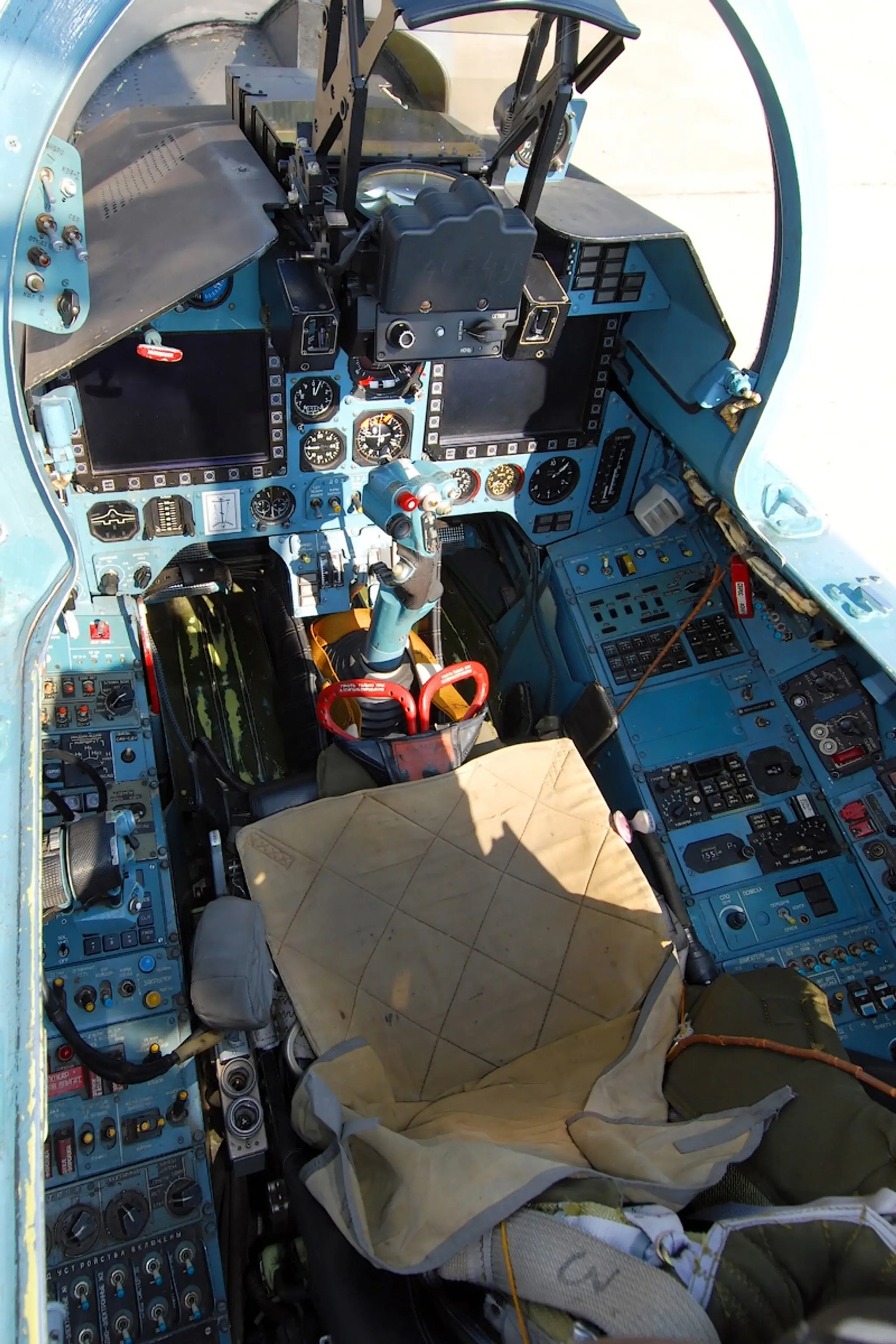 Kokpit Su-35