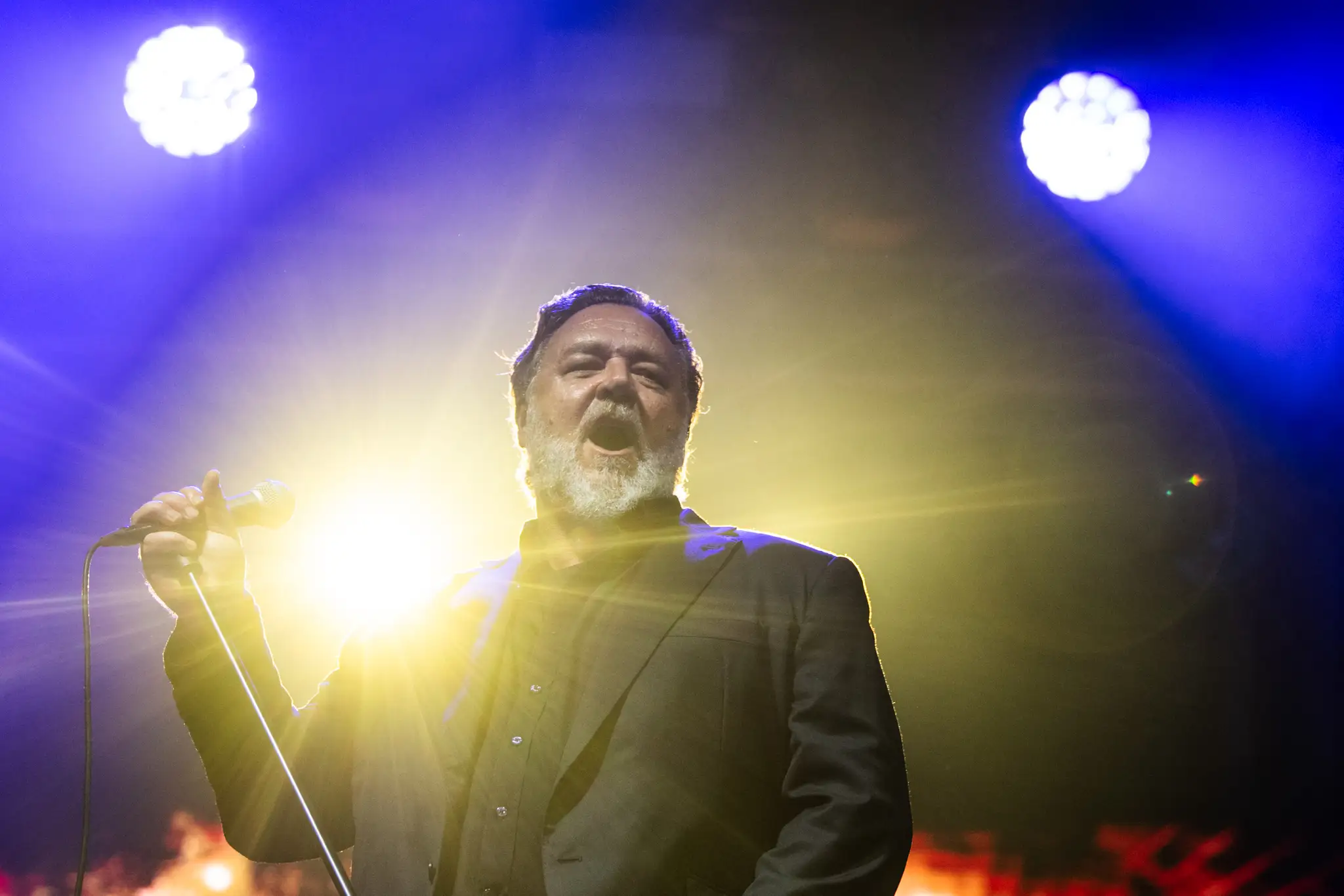 Koncert Russella Croewa s jeho kapelou Indoor Garden Party
