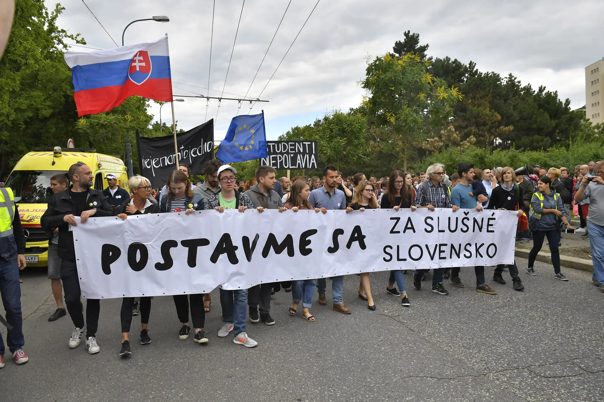 Protestné pochody Za slušné Slovensko naprieč Slovenskom