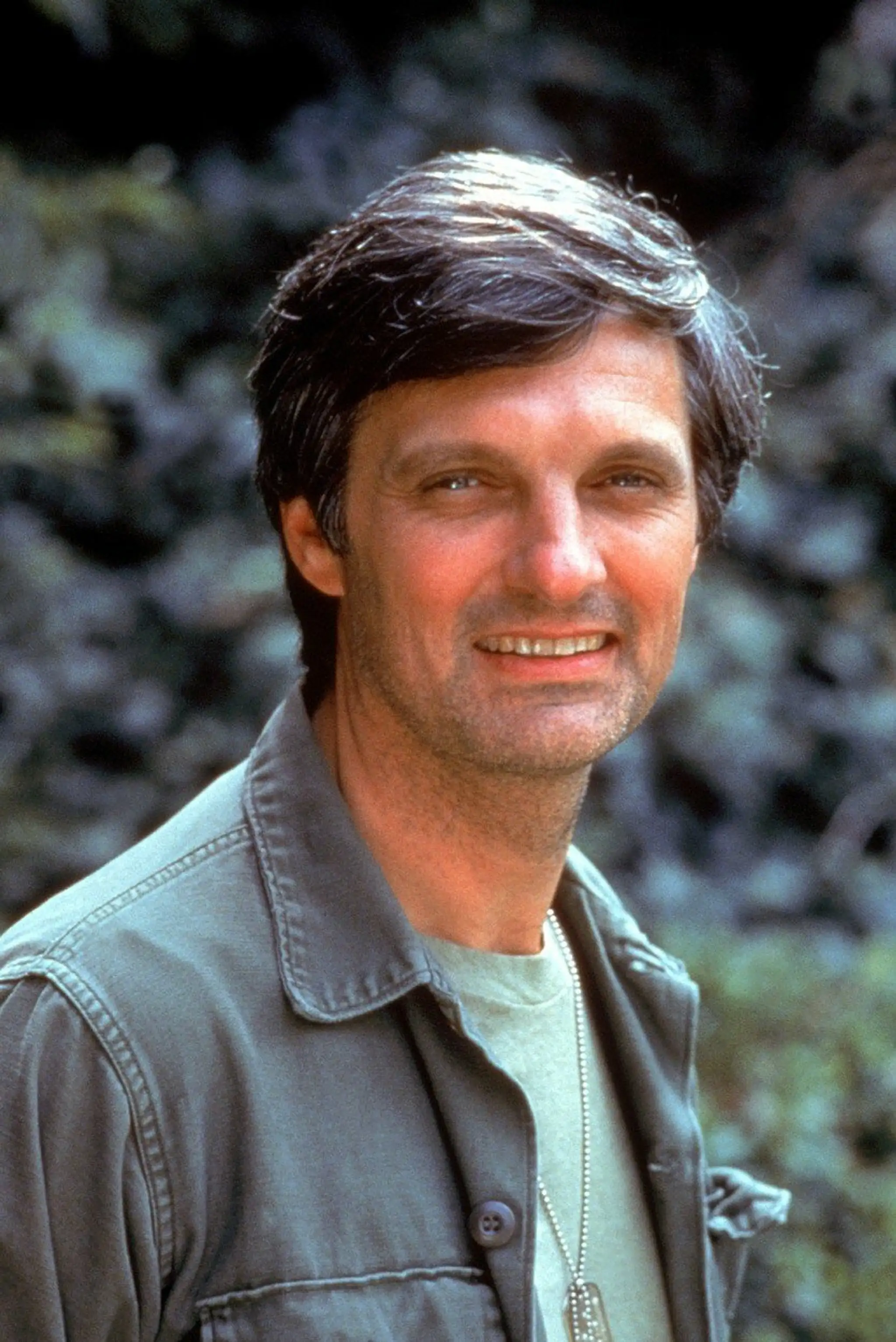 Alan Alda ako kapitán Hawkeye Pierce zo seriálu M.A.S.H